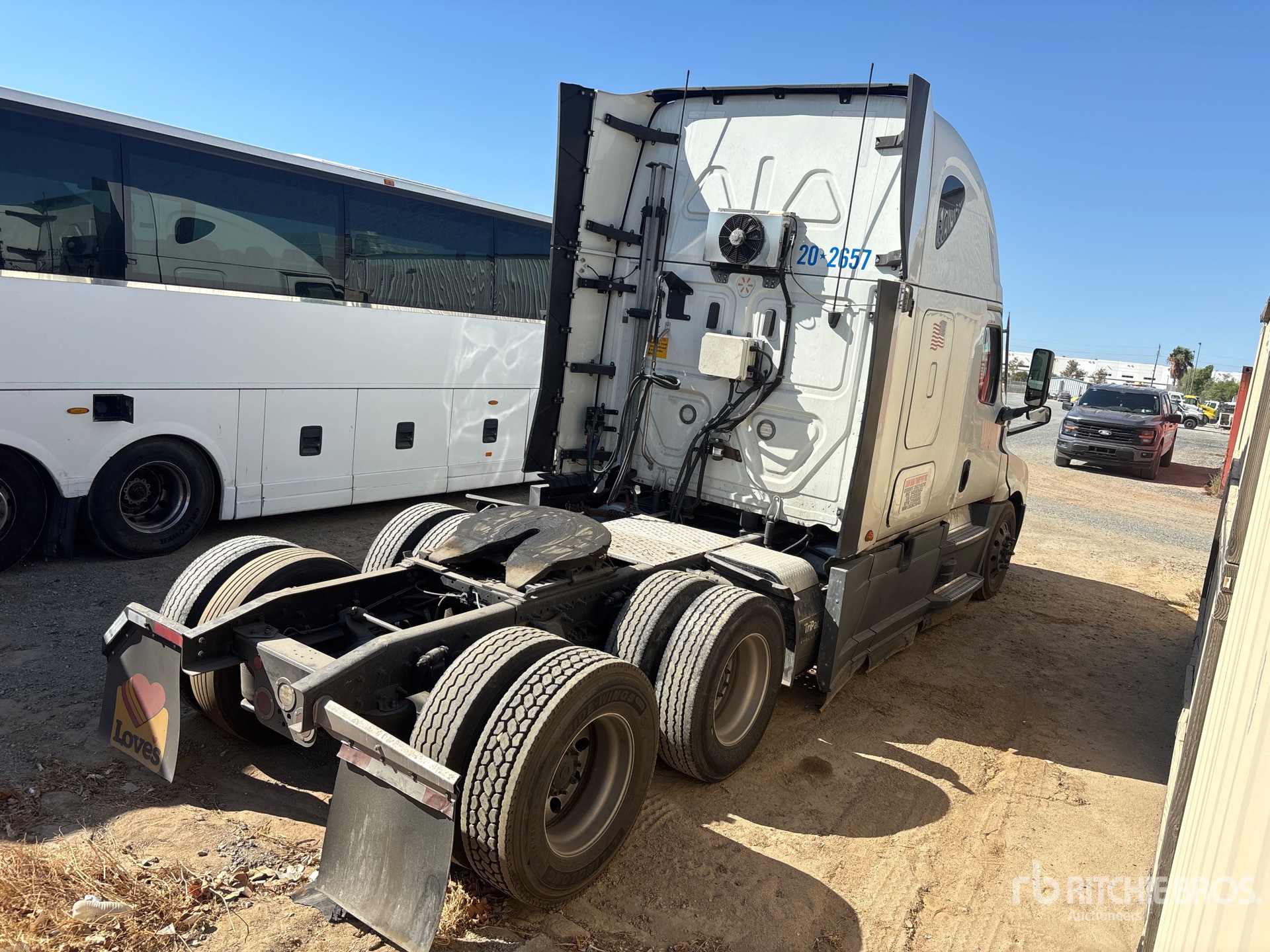 2020 Freightliner CASCADIA 126