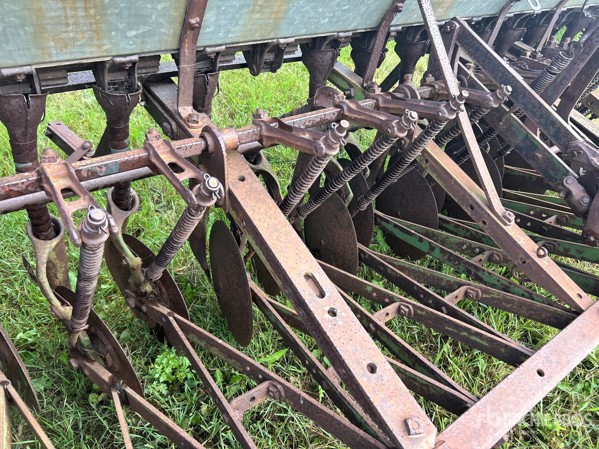 John Deere 12 FT ANTIQUE