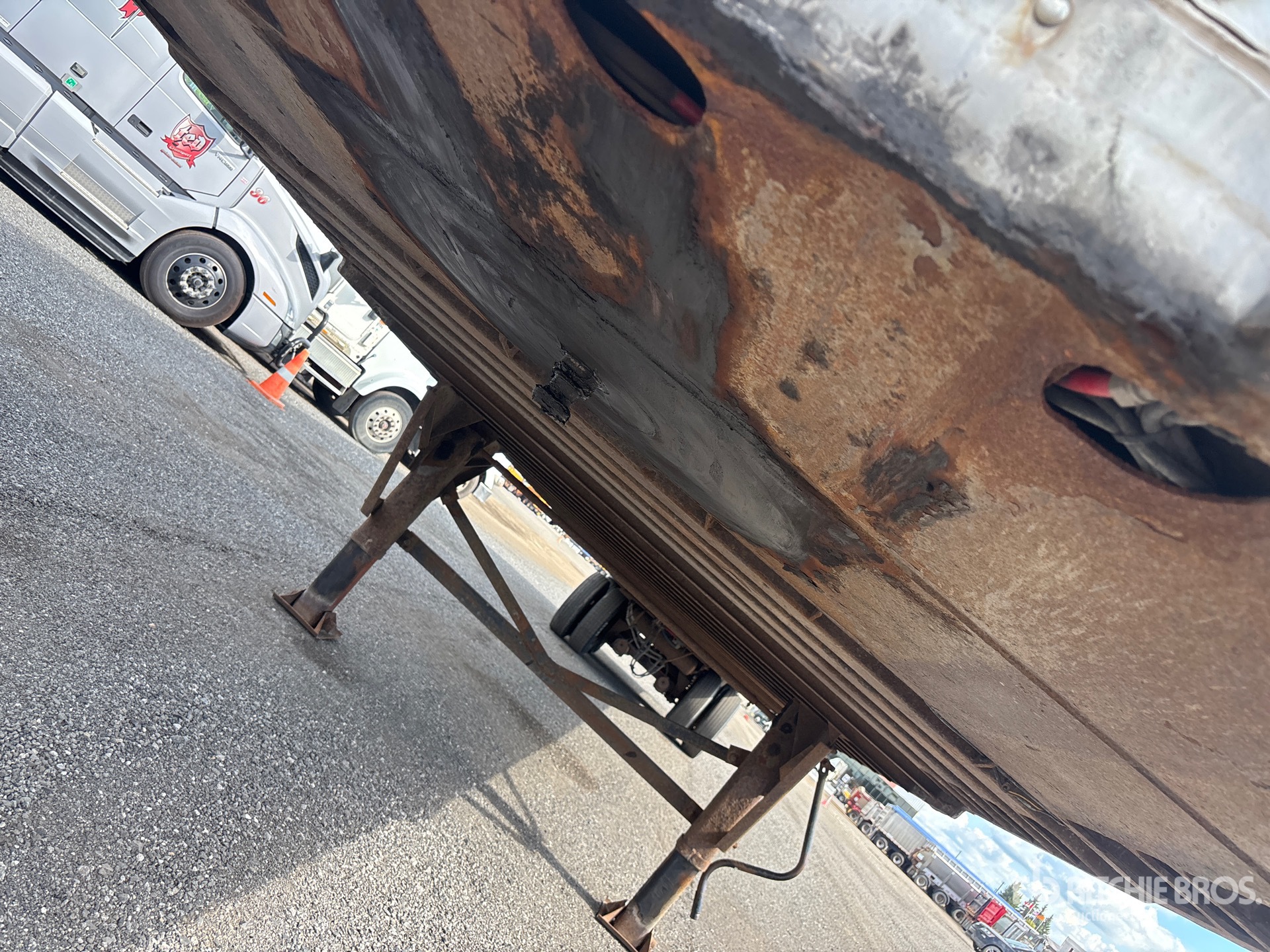 2004 Strick 53 FT X 102 IN T/A