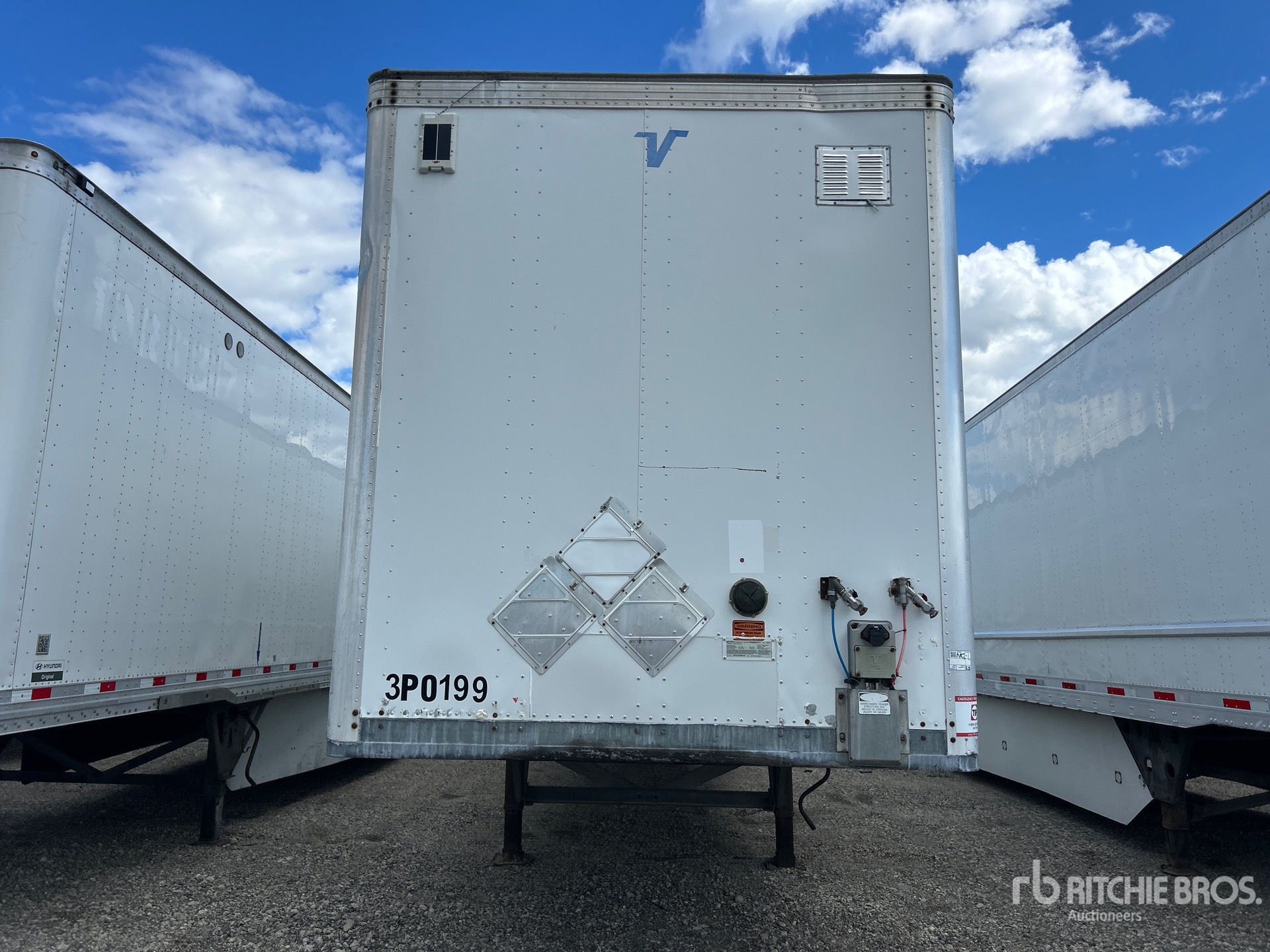 2014 Vanguard 53 FT X 102 IN TRI/A