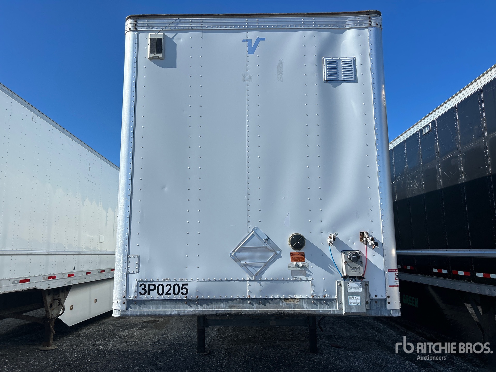 2014 Vanguard 53 FT X 102 IN TRI/A
