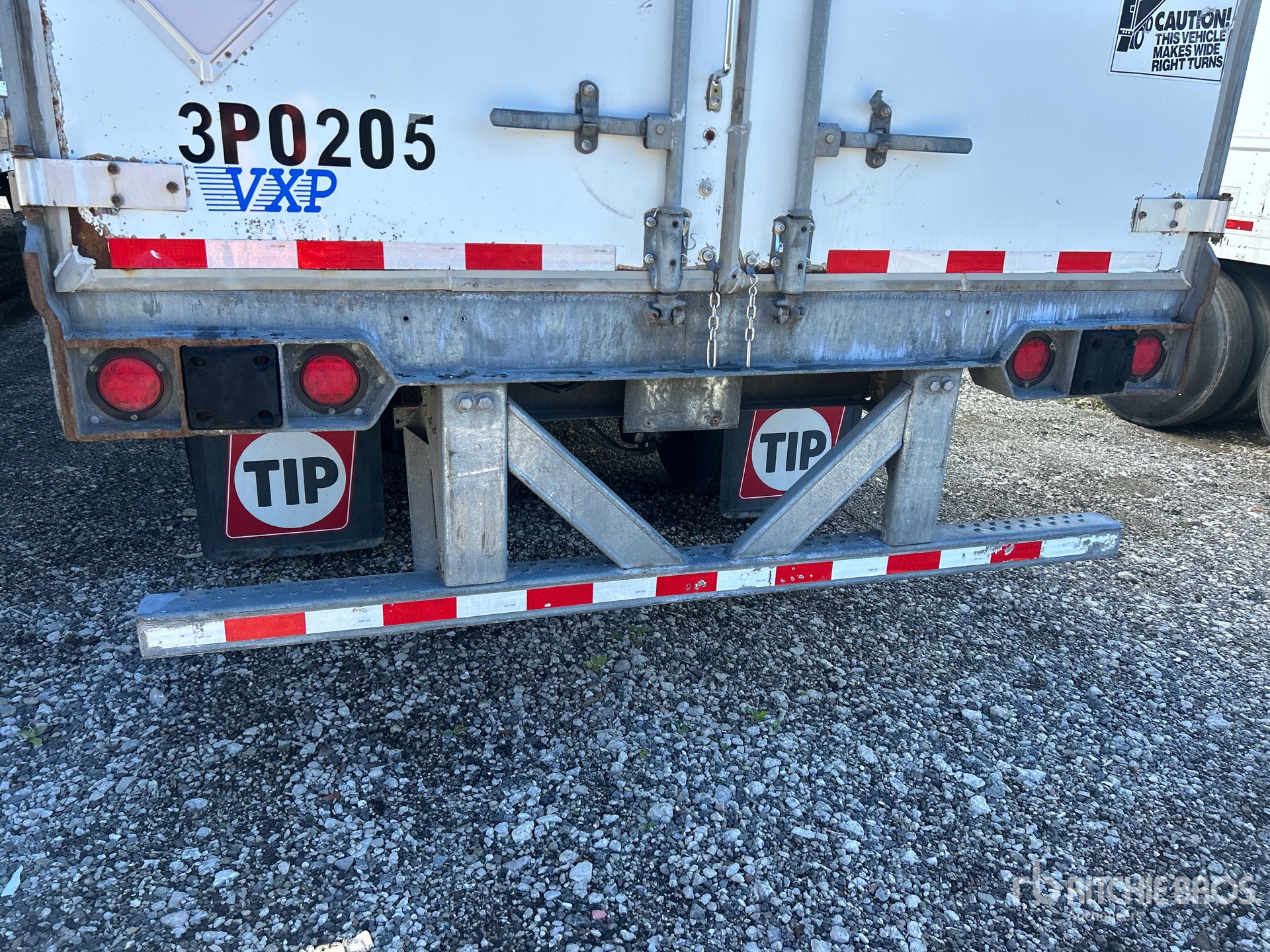 2014 Vanguard 53 FT X 102 IN TRI/A