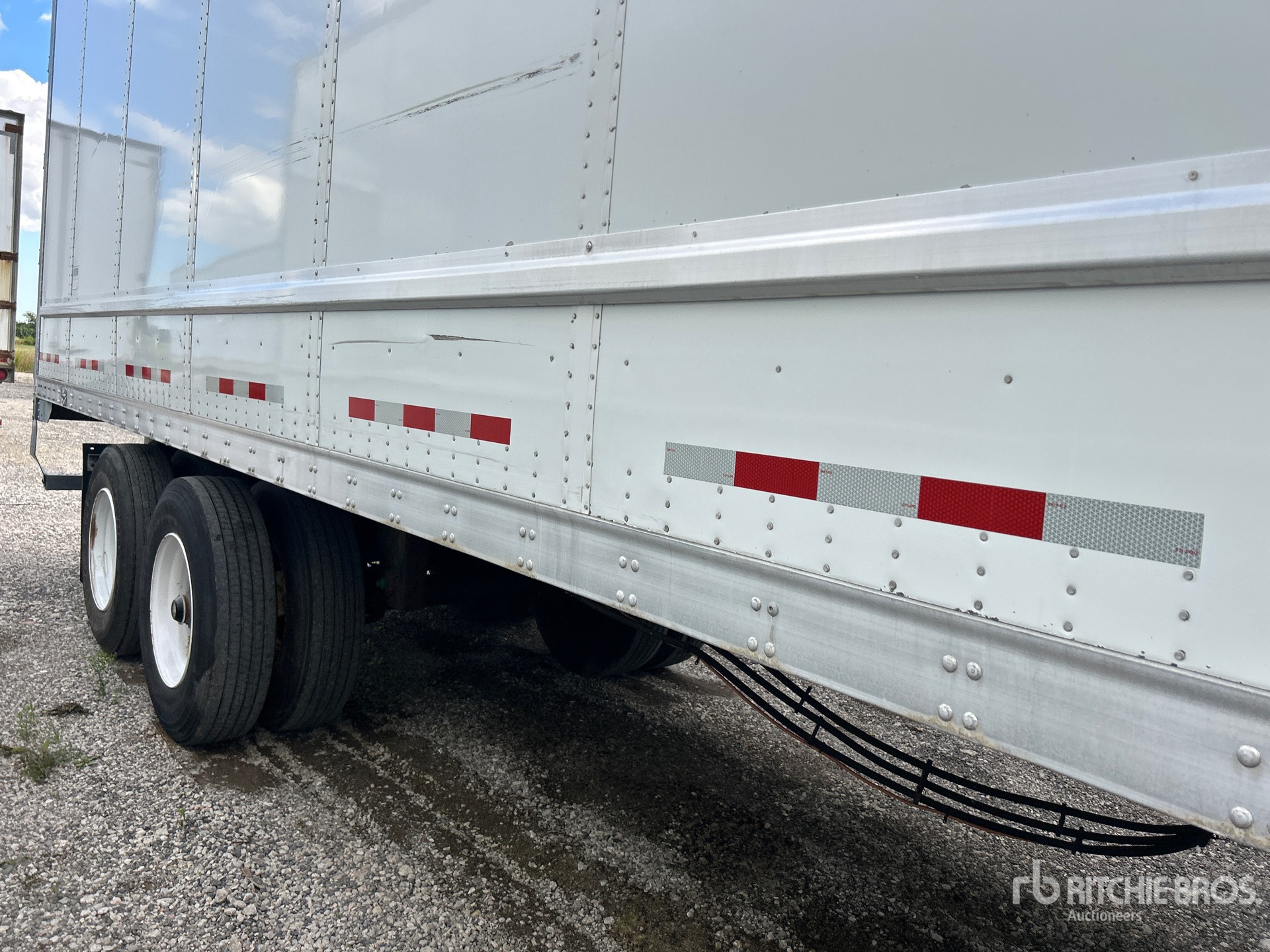 2013 Vanguard 53 FT X 102 IN T/A