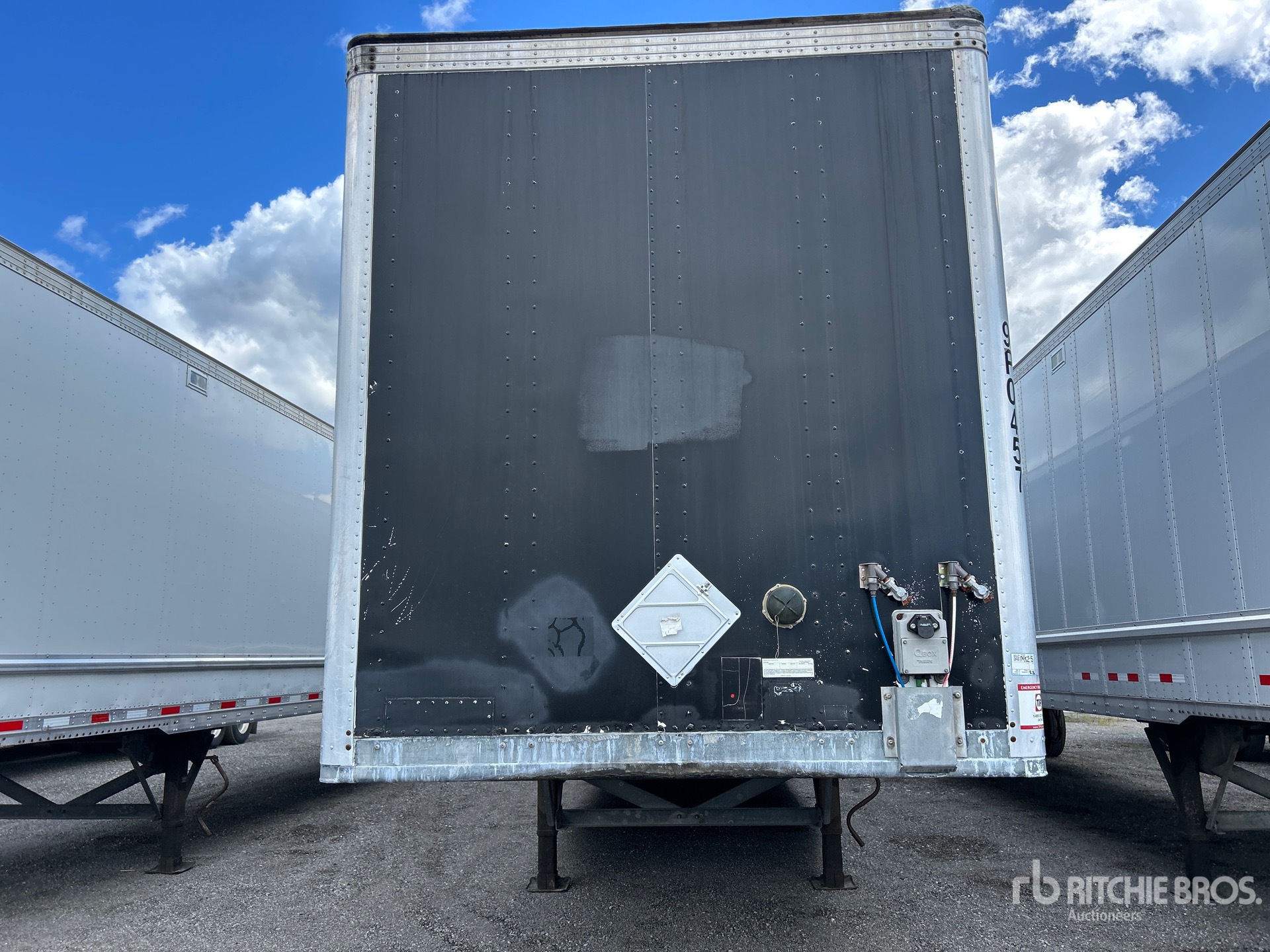 2013 Vanguard 53 FT X 102 IN T/A