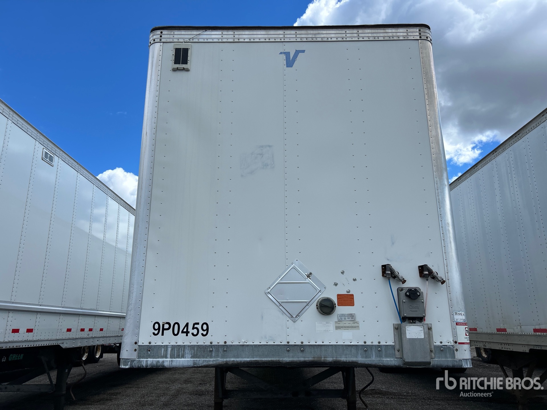 2013 Vanguard 53 FT X 102 IN T/A