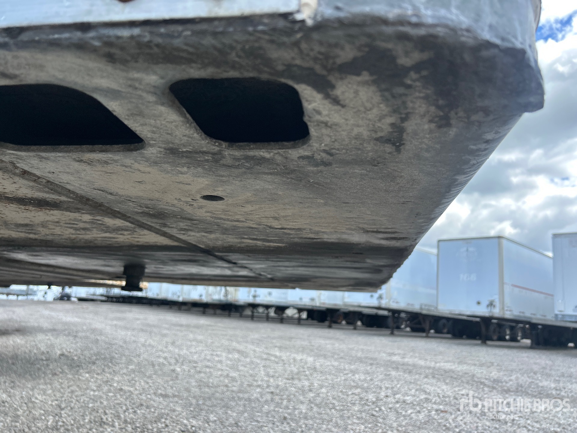 2014 Vanguard 53 FT X 102 IN T/A