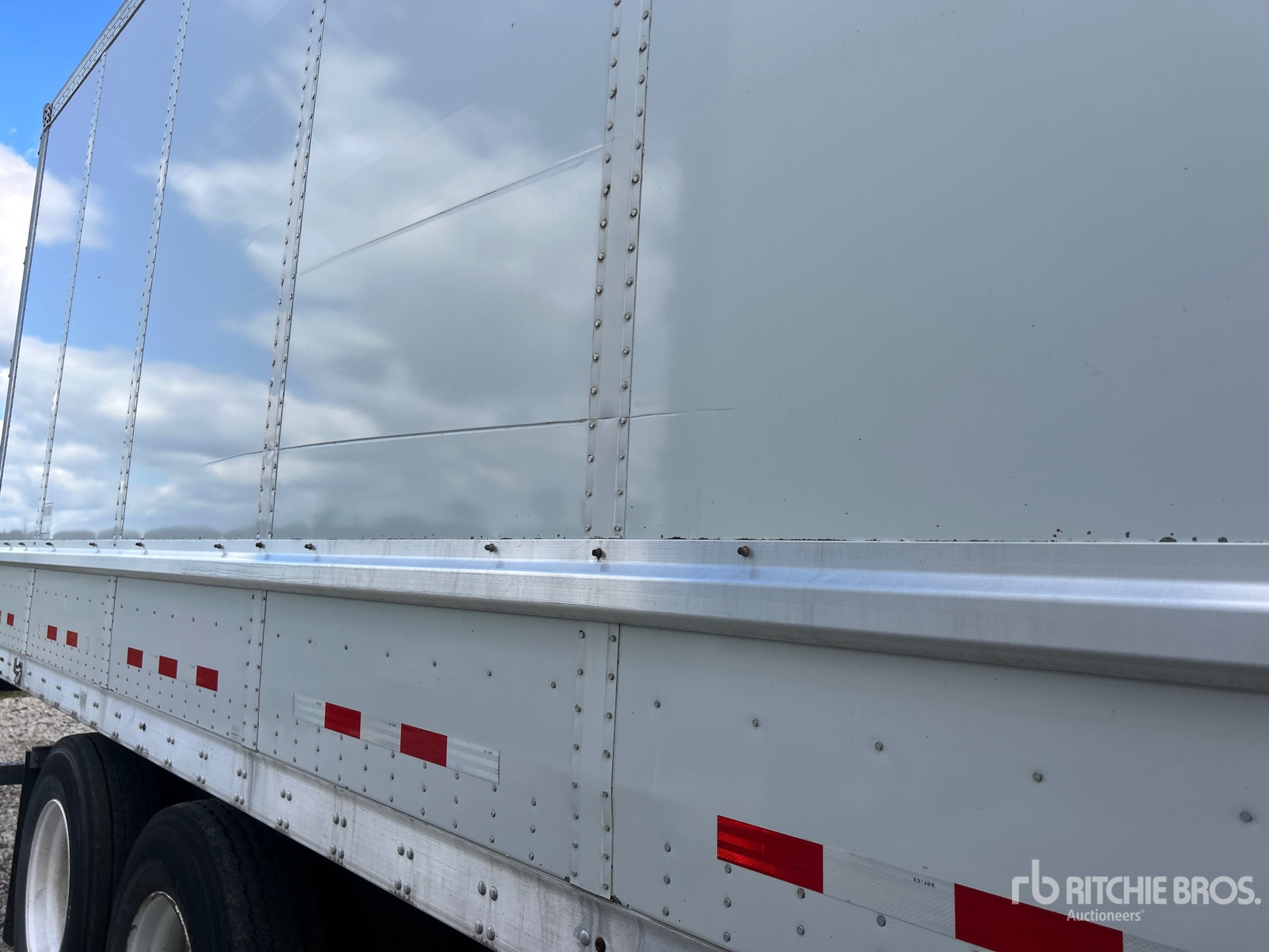 2014 Vanguard 53 FT X 102 IN T/A