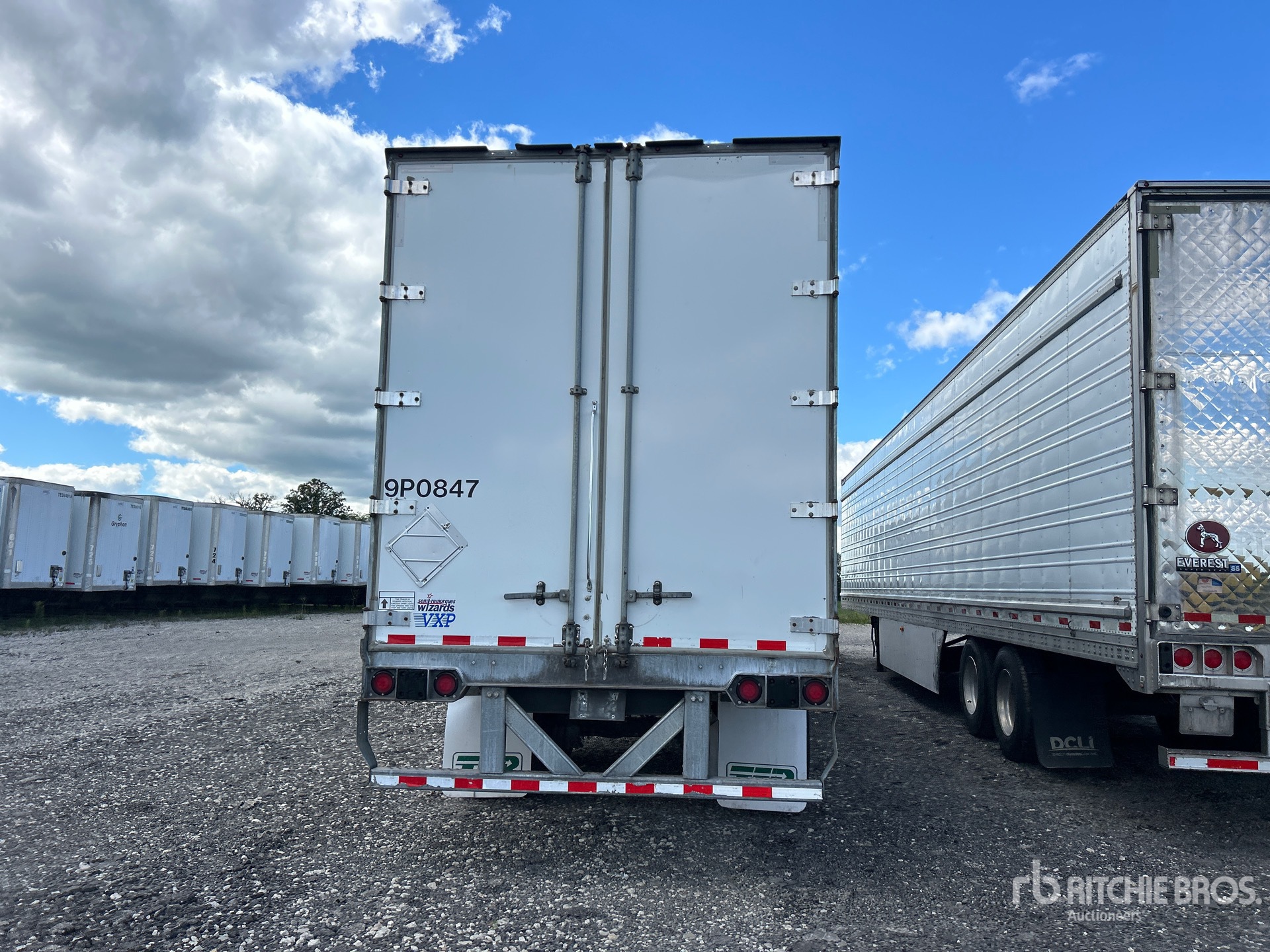 2015 Vanguard 53 FT X 102 IN T/A