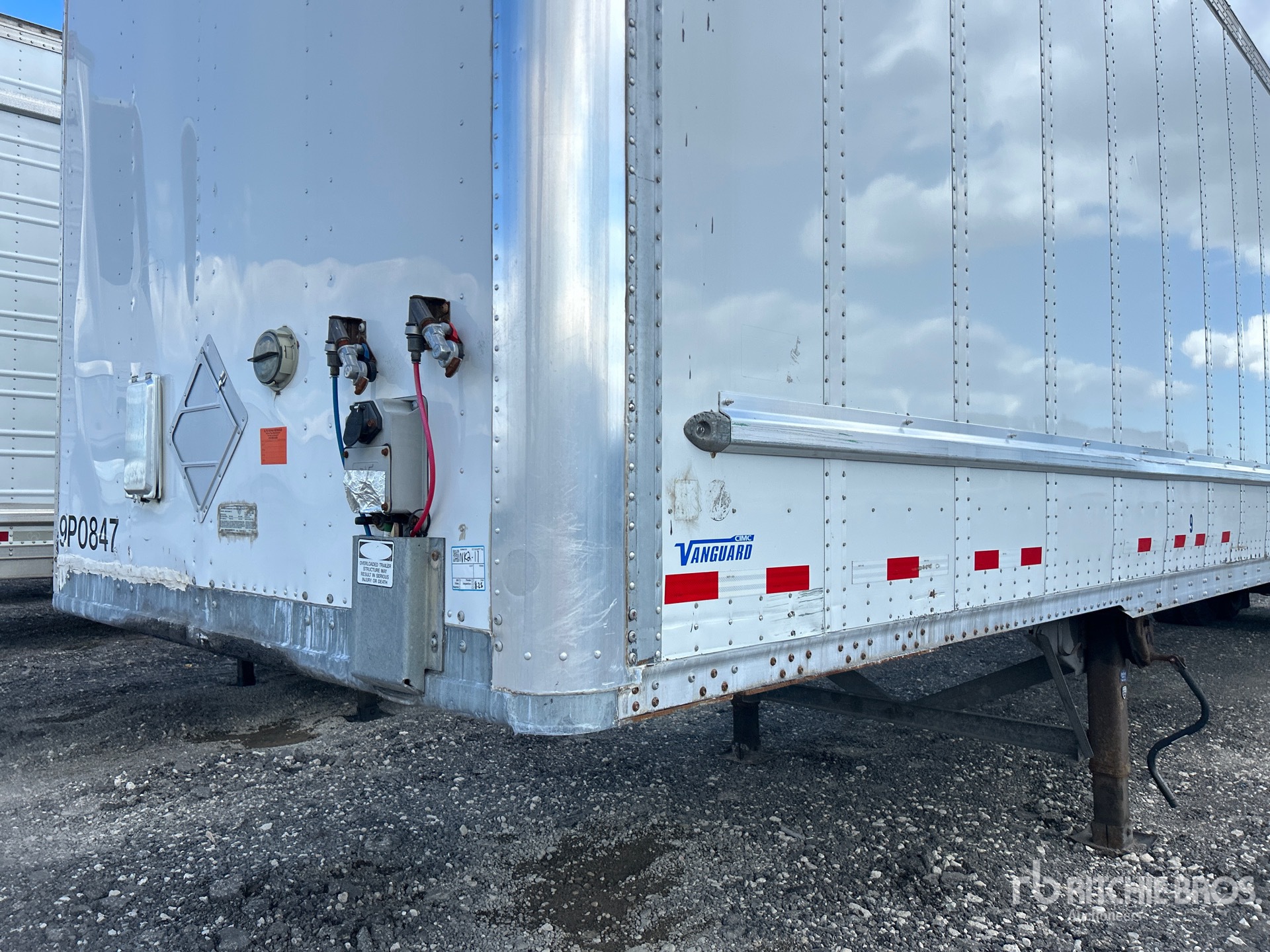 2015 Vanguard 53 FT X 102 IN T/A