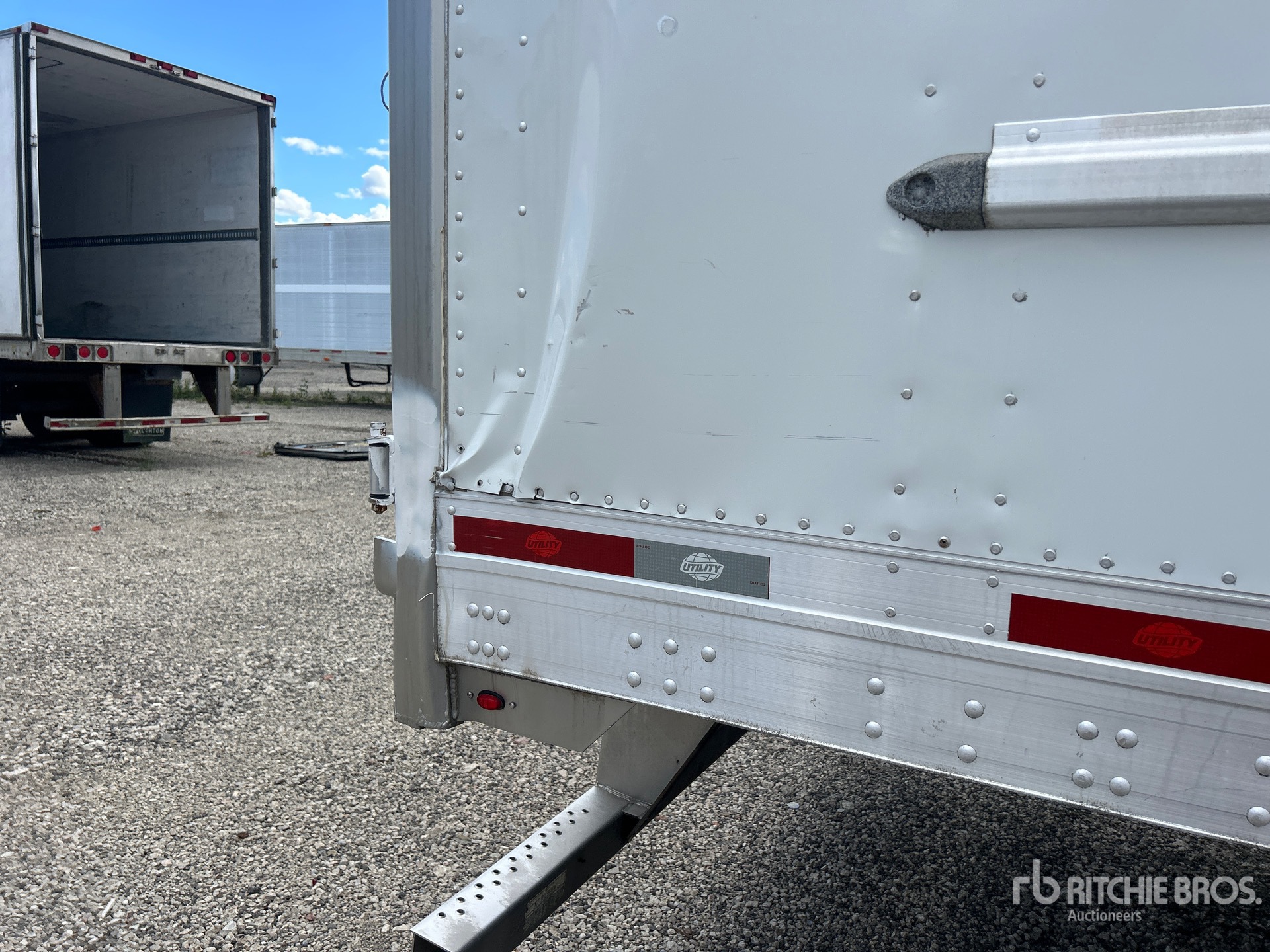 2014 Utility 53 ft x 102 in T/A