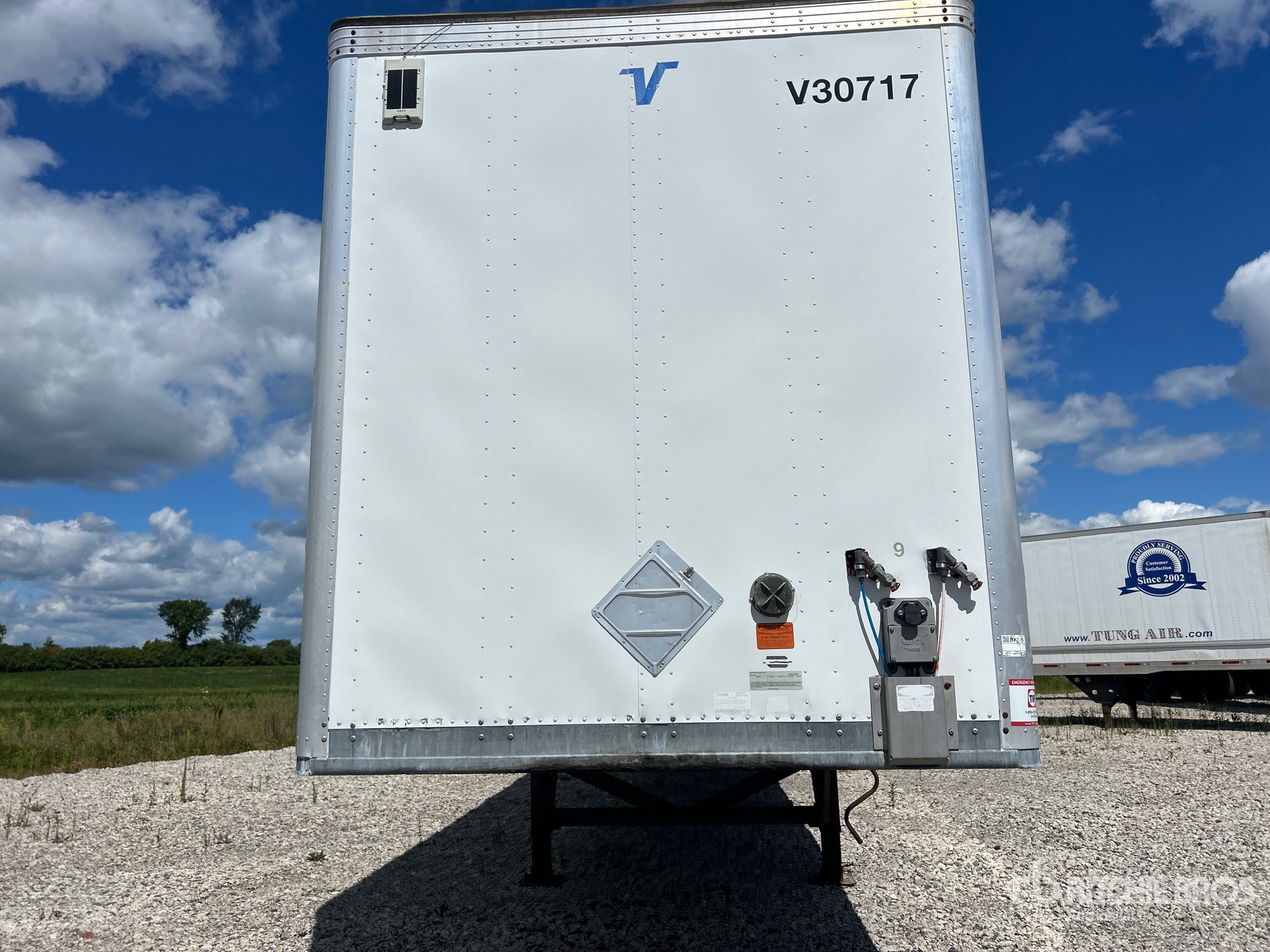 2013 Vanguard 53 FT X 102 IN T/A