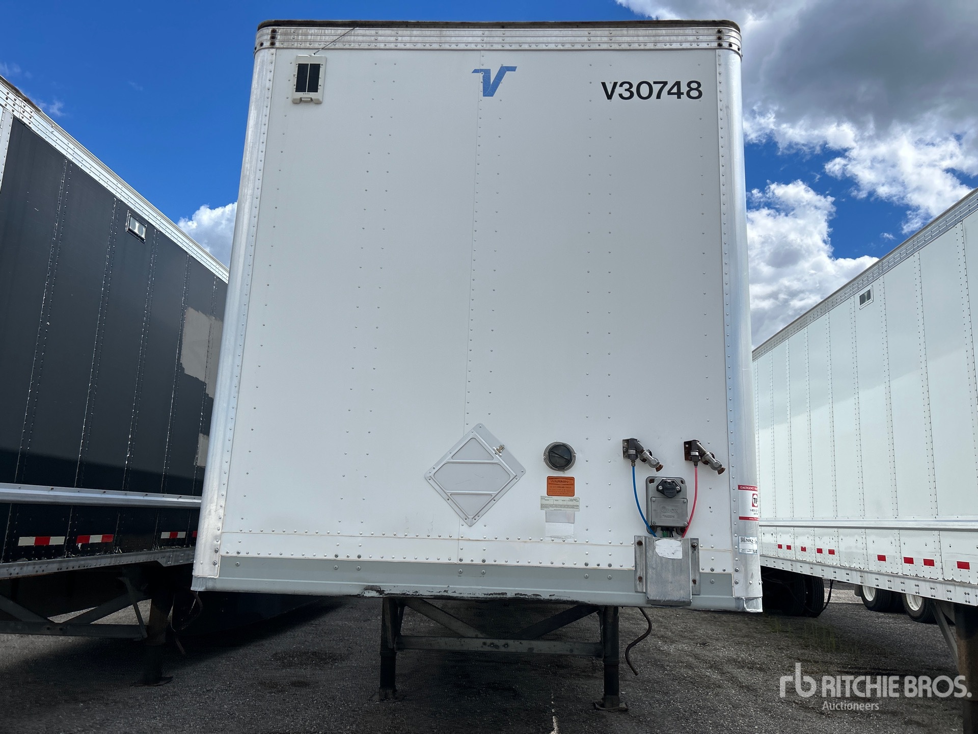 2013 Vanguard 53 FT X 102 IN T/A