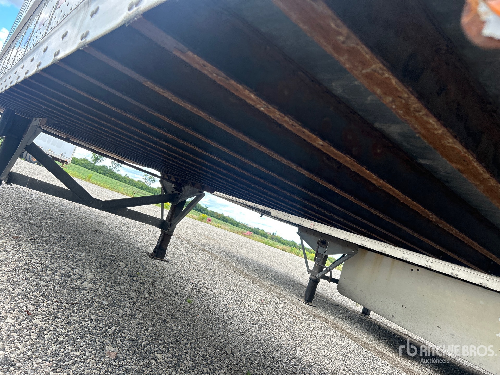 2015 Vanguard 53 FT X 102 IN T/A