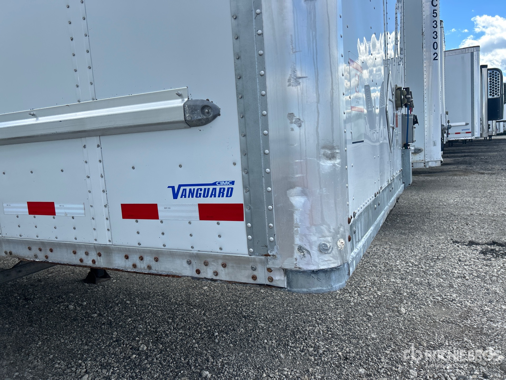 2015 Vanguard 53 FT X 102 IN T/A