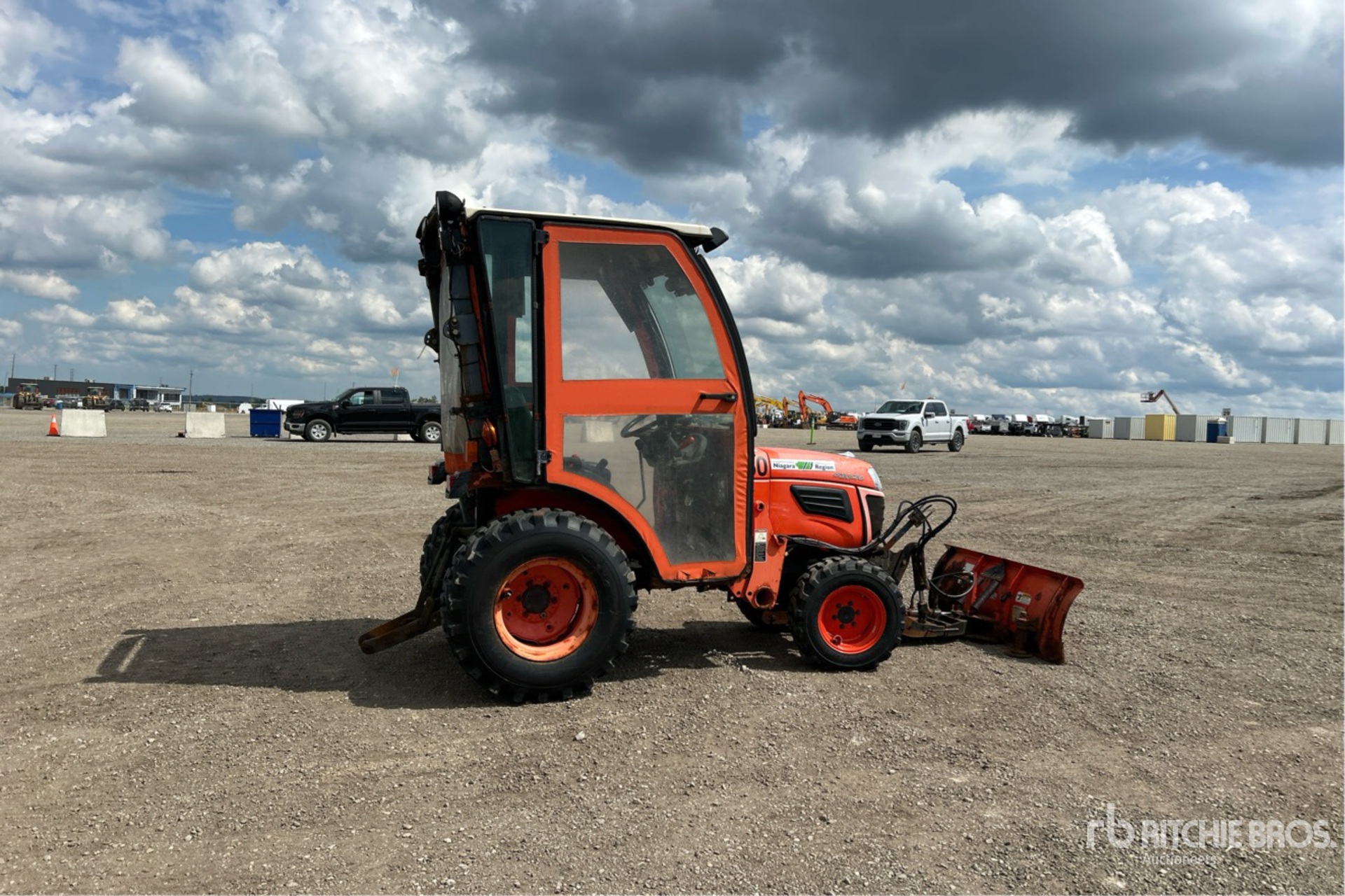 Kubota B2320HSD