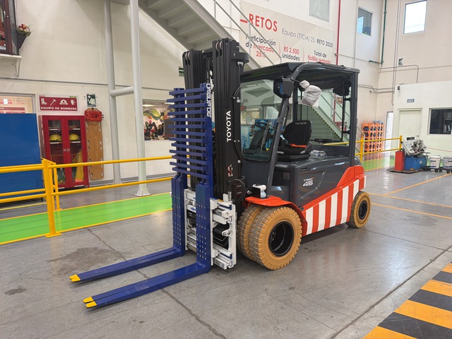 2026 Toyota 8FBMT45 9920 lb Electric Forklift (Unused)