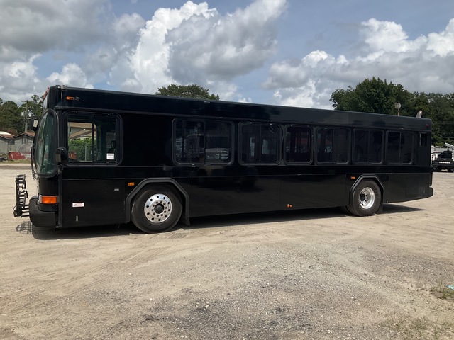 2005 Gillig G2 Transiliner G29B102N4 4x2 32-Seat Transit Bus 2005 Gillig G2 Transiliner G29B102N4 4x2 32-Seat Transit Bus