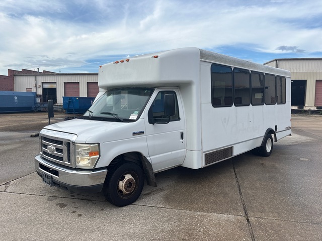 2016 Ford E-450 4x2 28-Seat Transit Bus 2016 Ford E-450 4x2 28-Seat Transit Bus