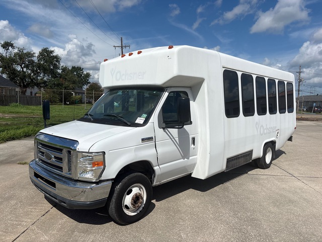 2014 Ford E-450 4x2 25-Seat Transit Bus 2014 Ford E-450 4x2 25-Seat Transit Bus