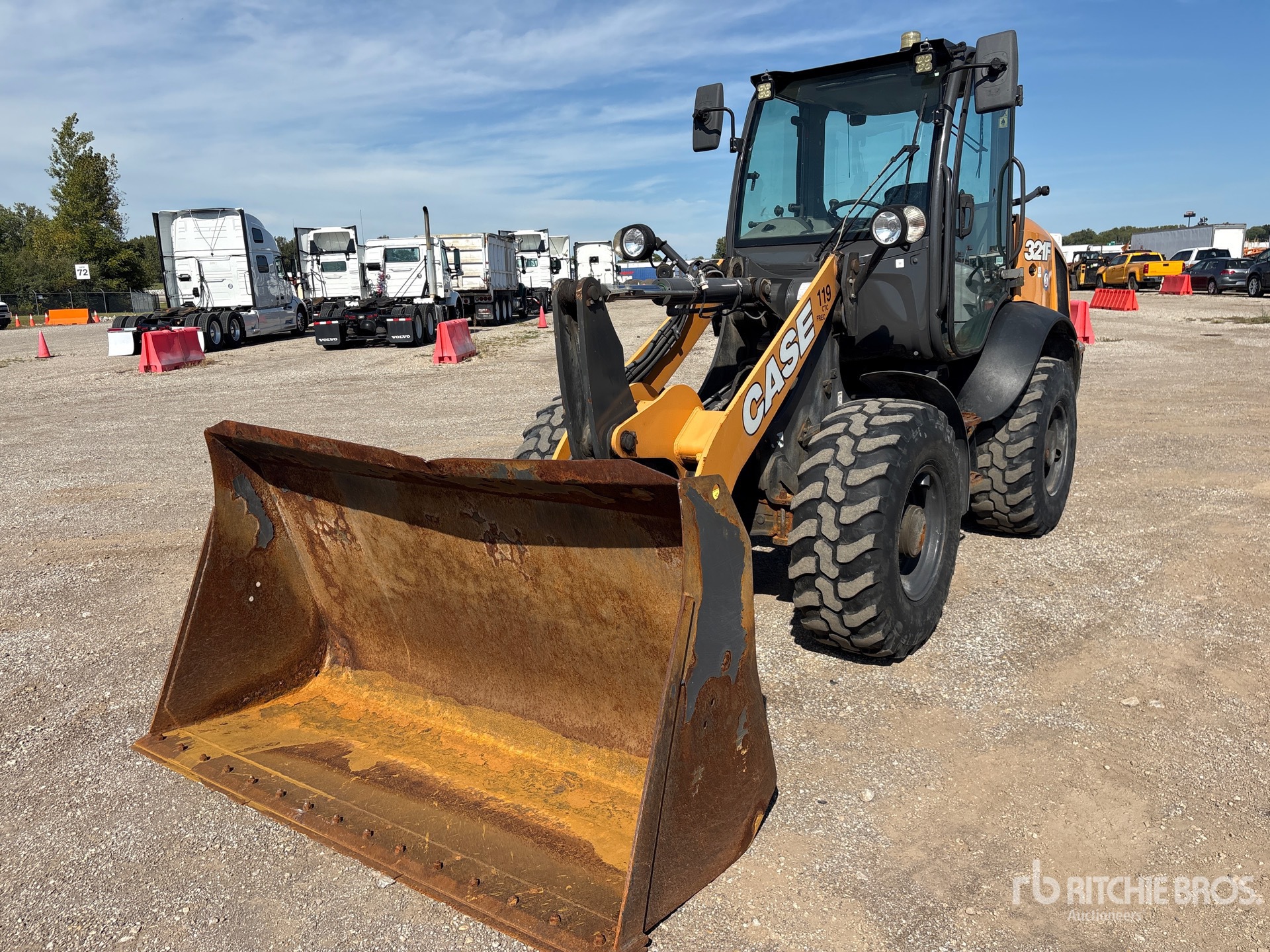 Photo of 2017 Case 321F