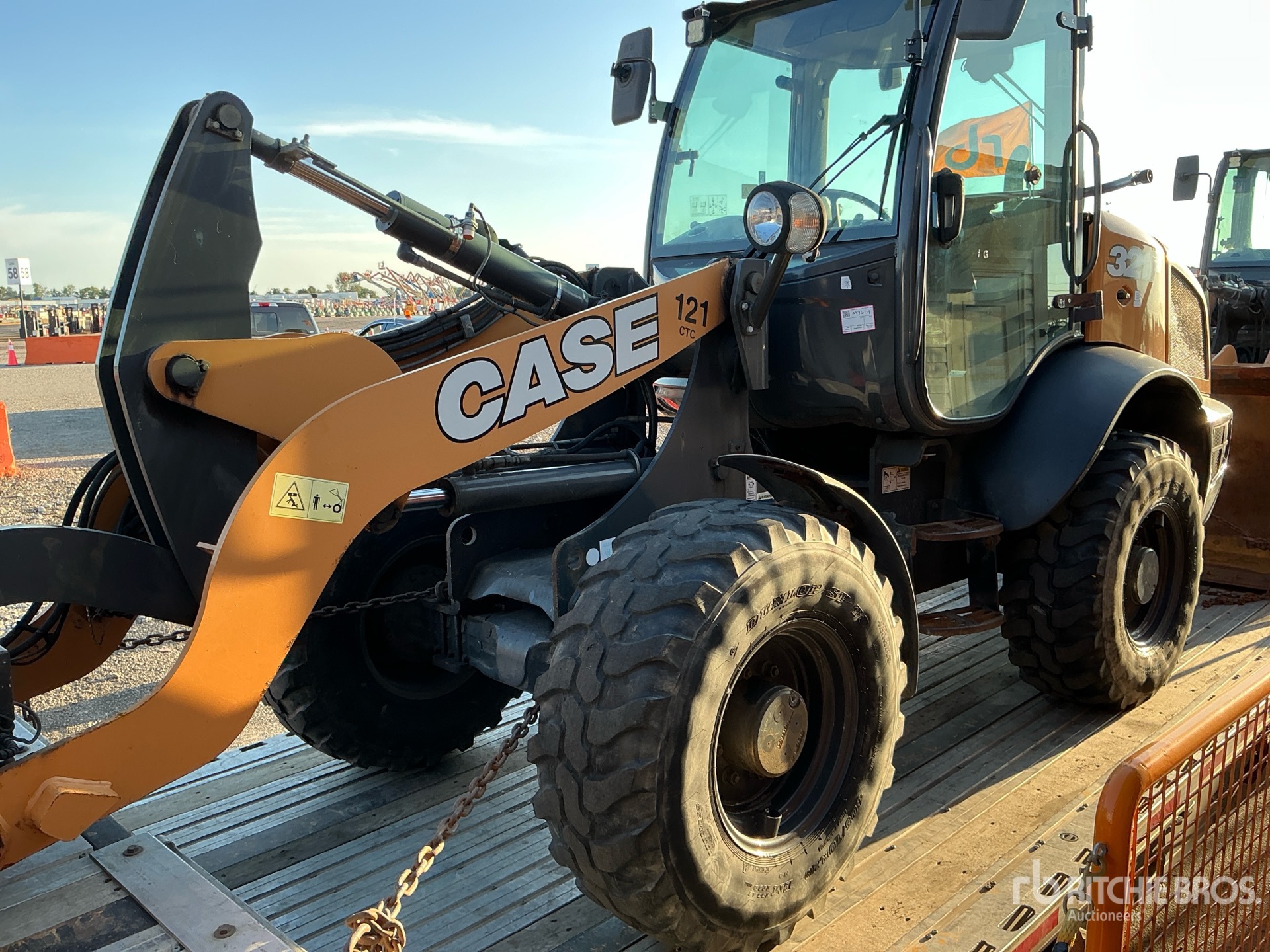 Photo of 2017 Case 321F