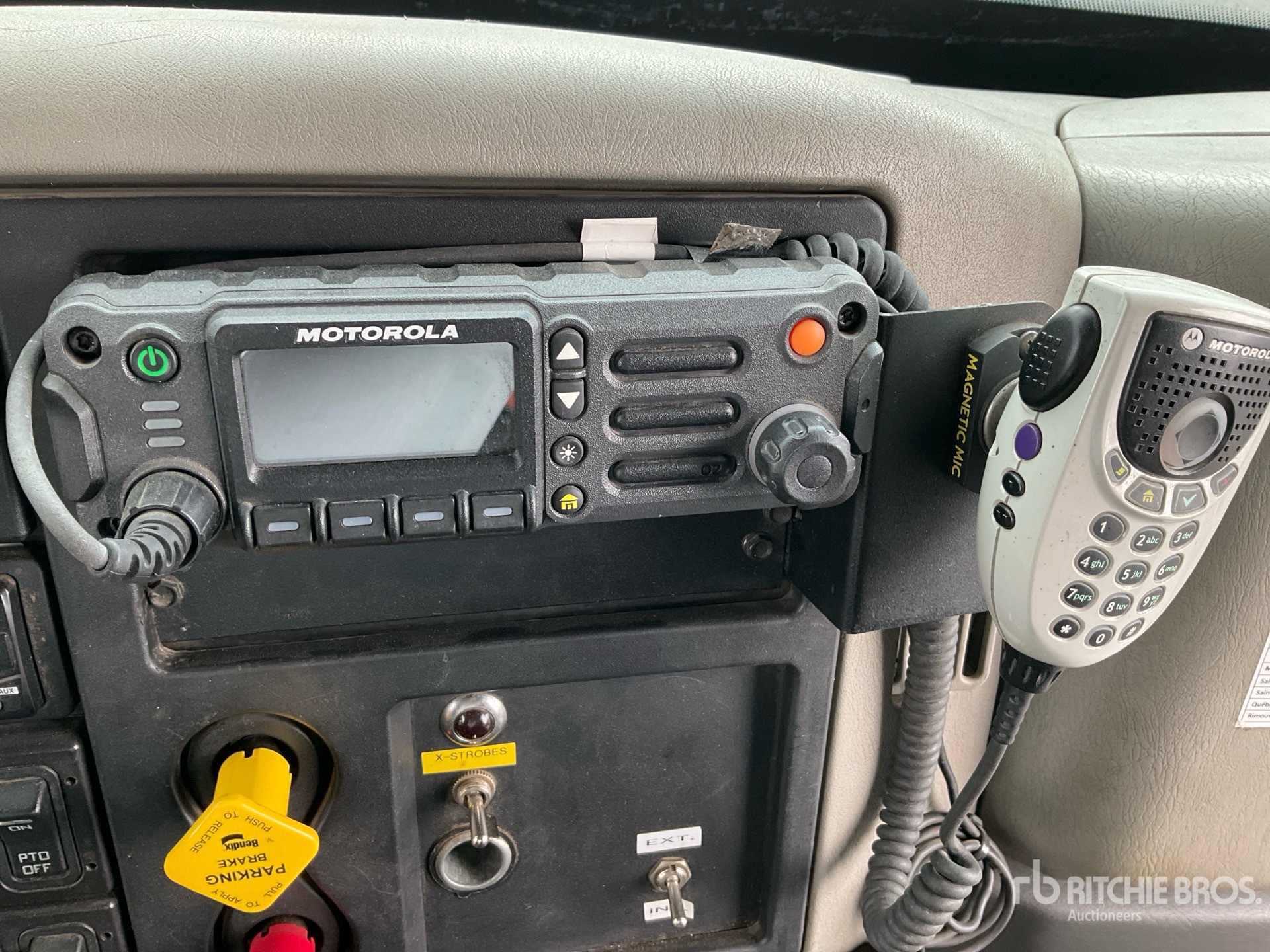 2011 International 4300 SBA