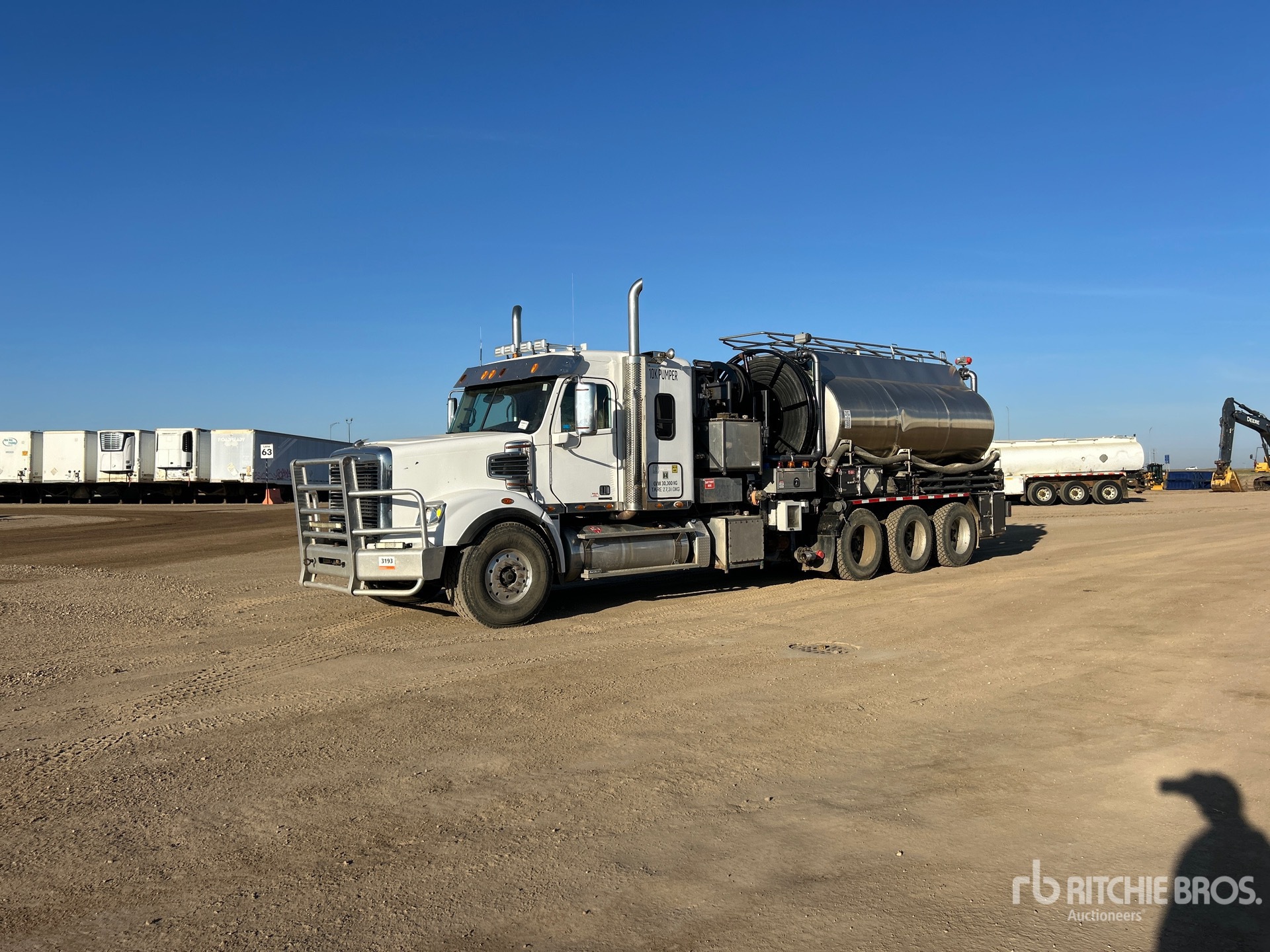 2013 Freightliner Coronado 122