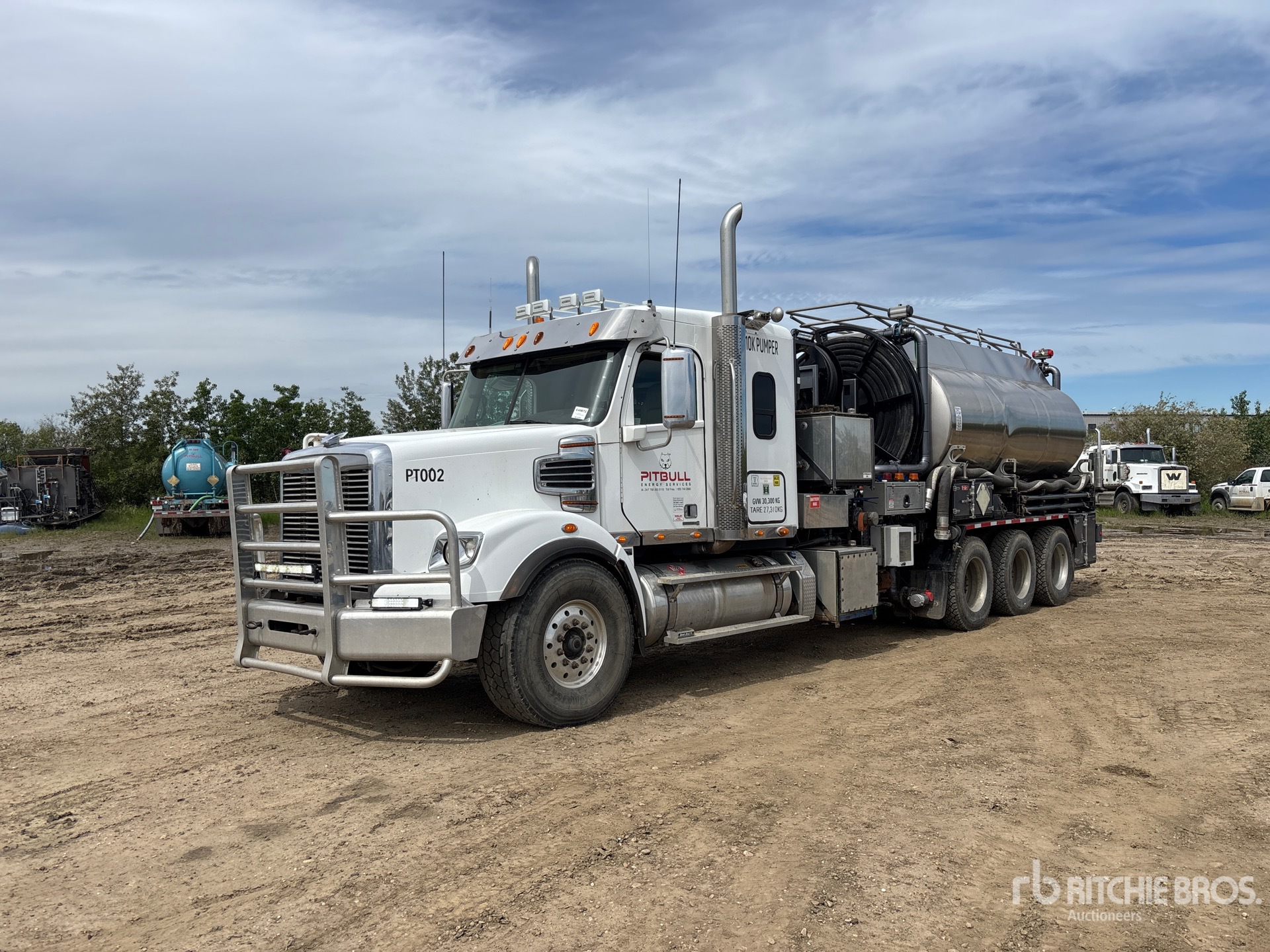 Photo of 2013 Freightliner CORONADO 122