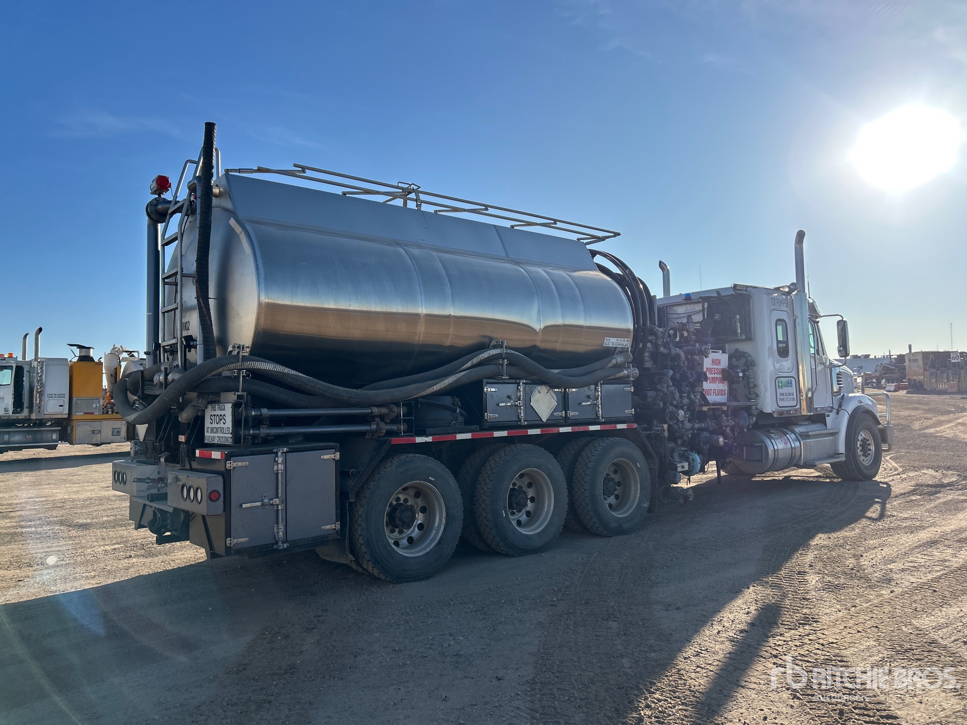 2013 Freightliner Coronado 122