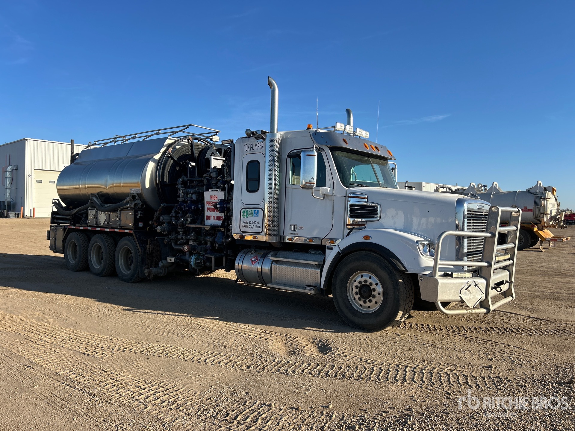 2013 Freightliner Coronado 122