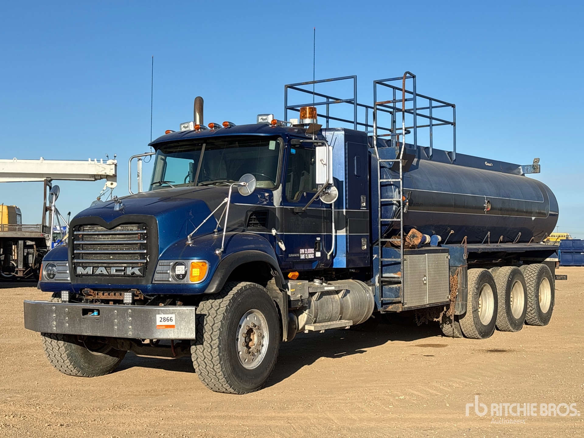 Photo of 2007 Mack CV713