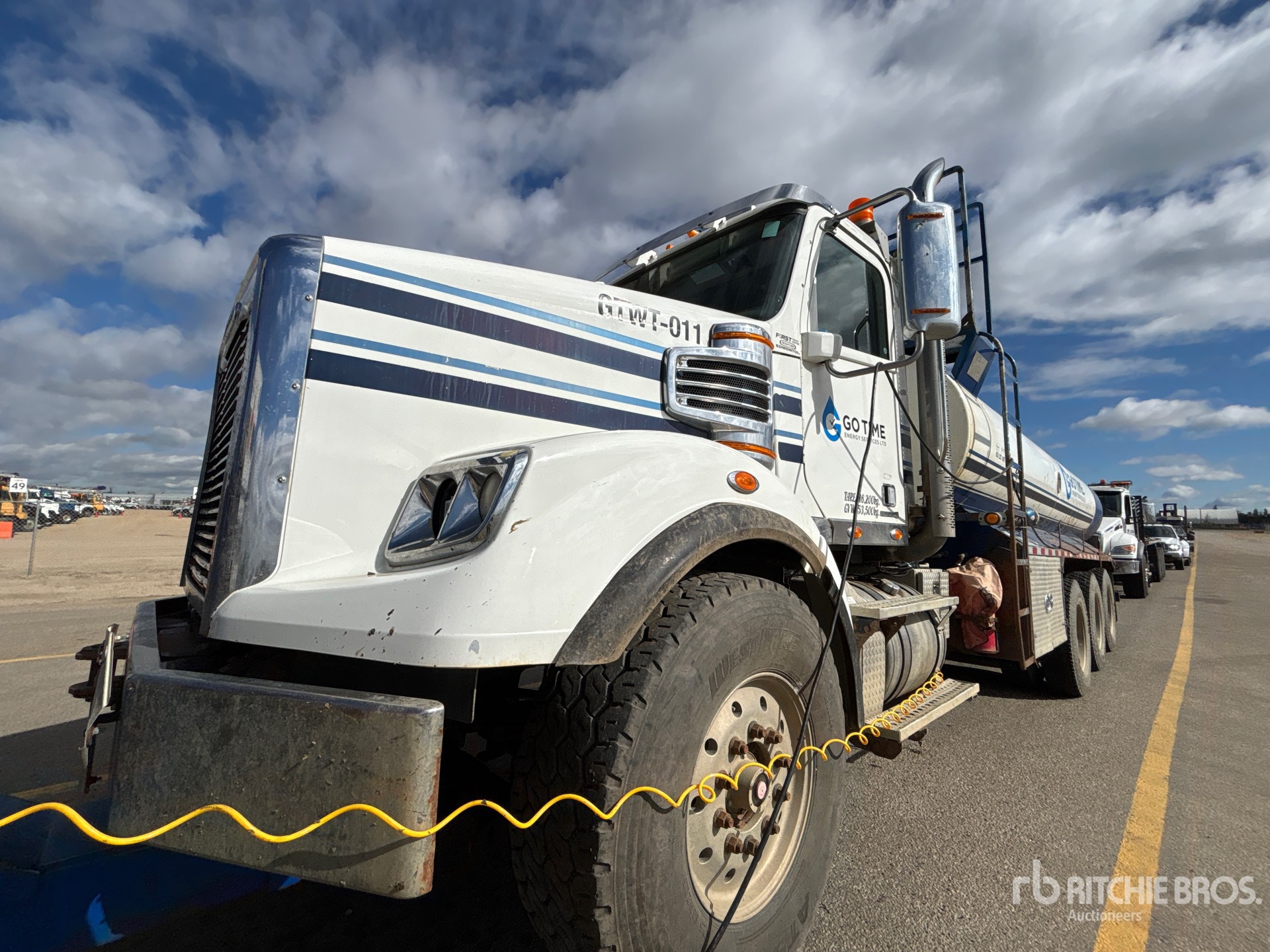2012 Freightliner CORONADO 122
