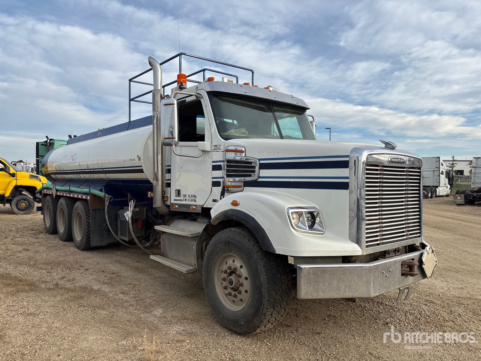 2012 Freightliner CORONADO 122