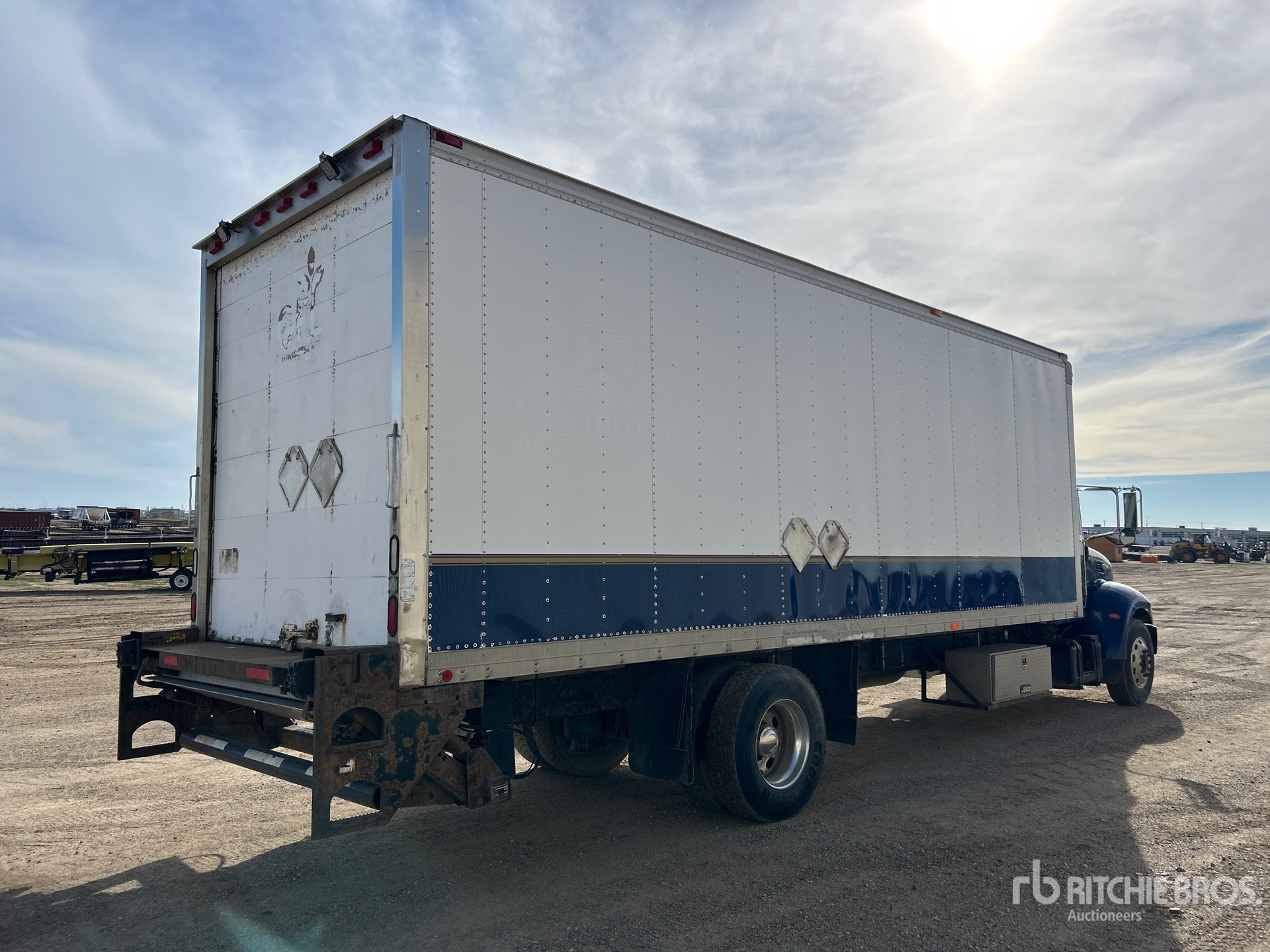 2006 Peterbilt 335