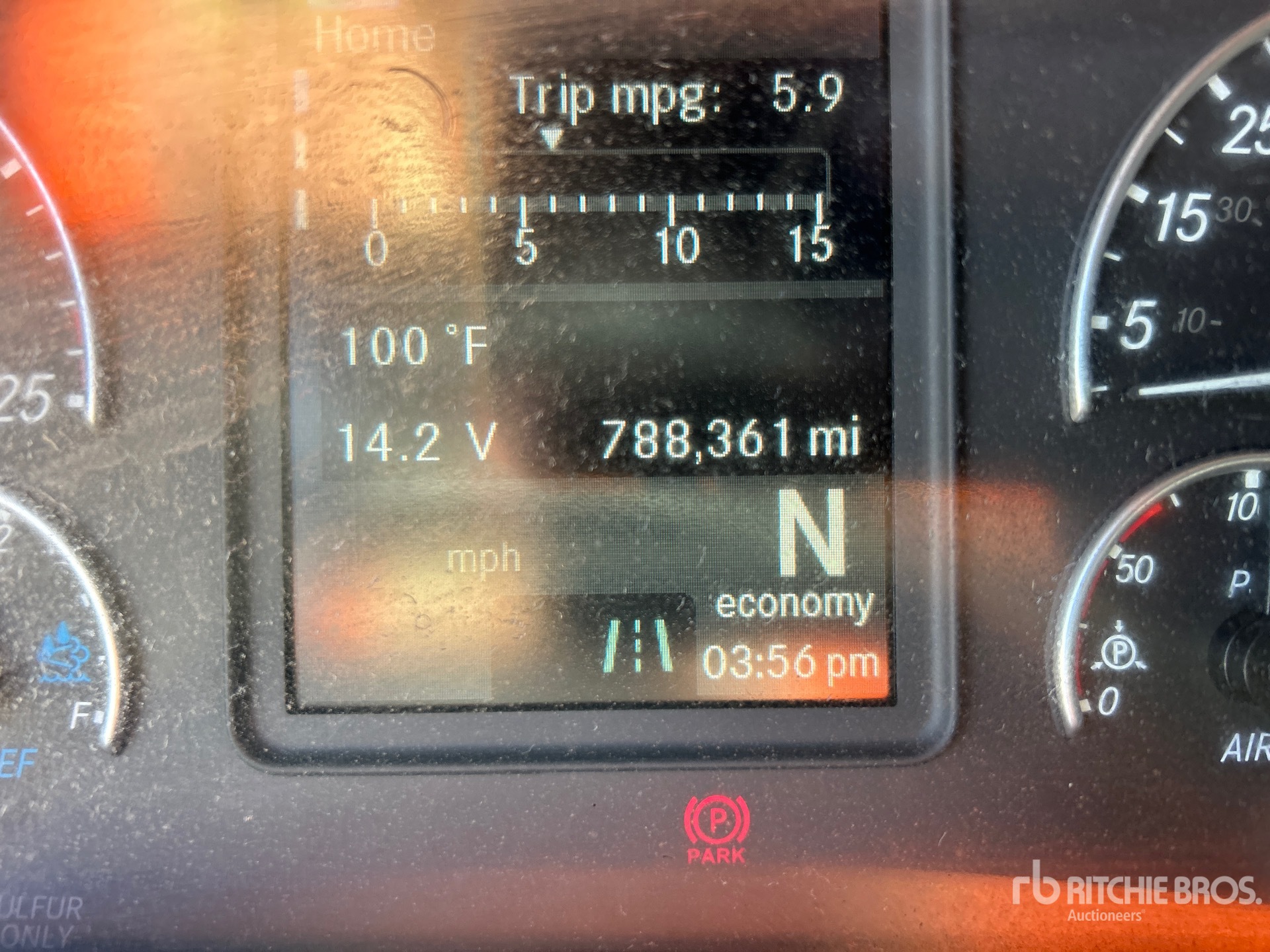 2020 Freightliner CASCADIA 126