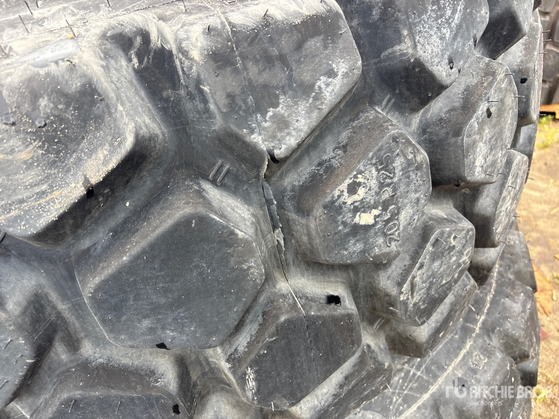Continental QUANTITY OF (4) 20.5R25 - FITS  ...
