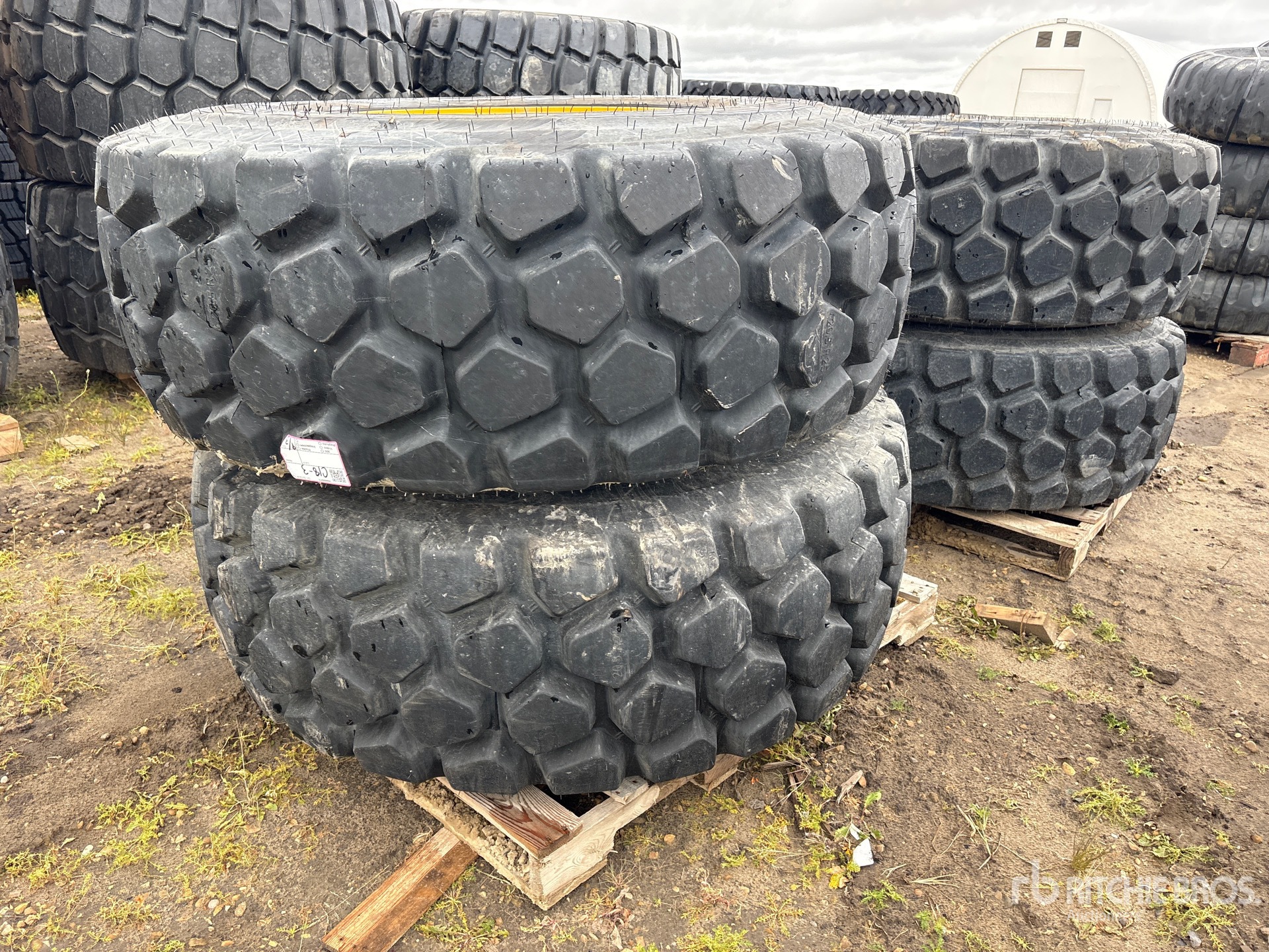 Continental QUANTITY OF (4) 20.5R25 - FITS  ...