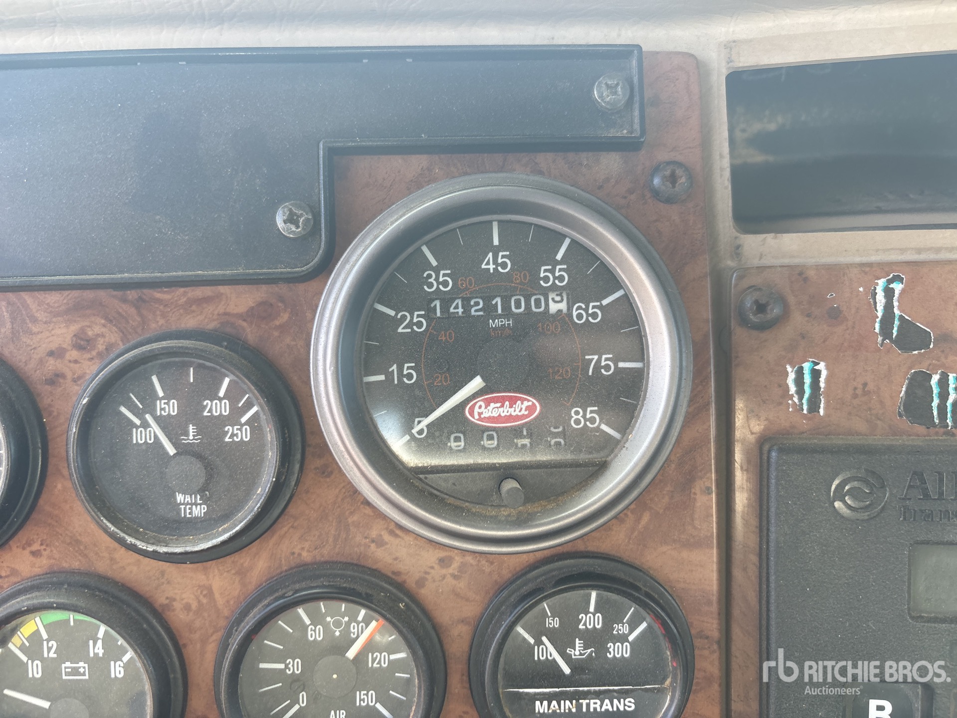 2006 Peterbilt 335