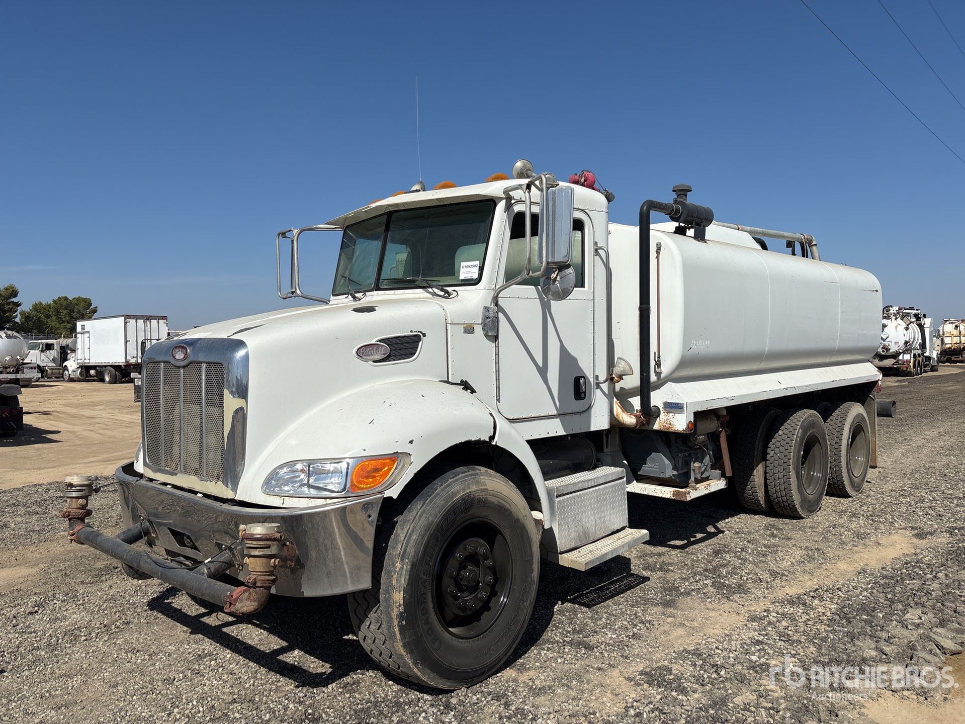 Photo of 2006 Peterbilt 335