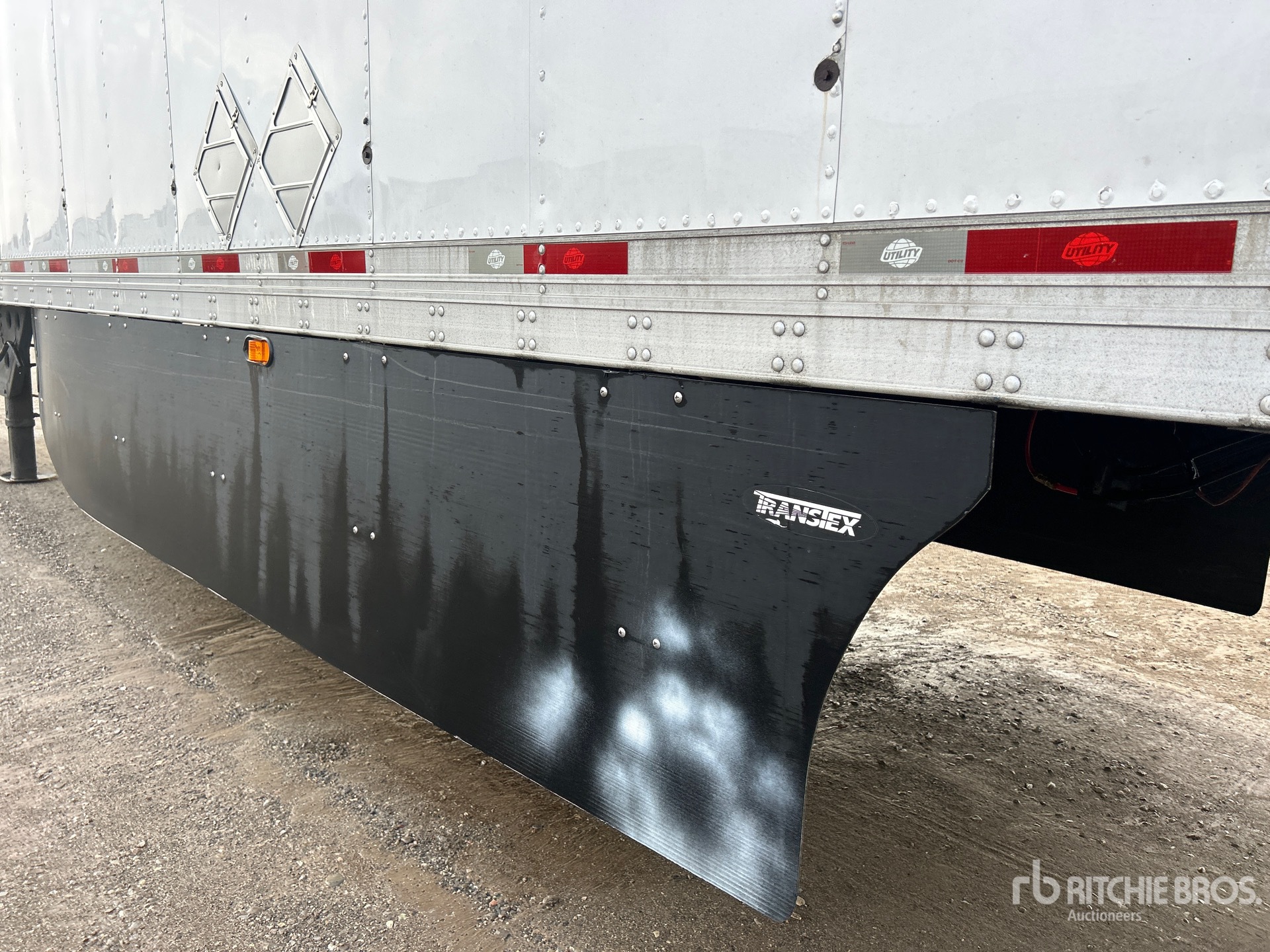 2014 Utility 53 FT T/A