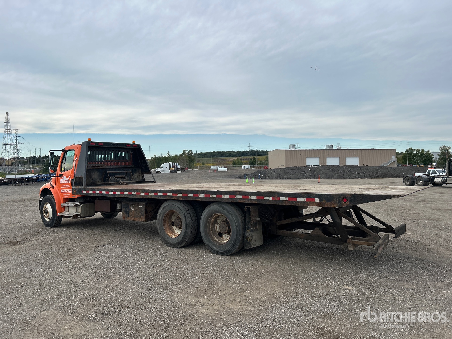 2004 Freightliner M2106