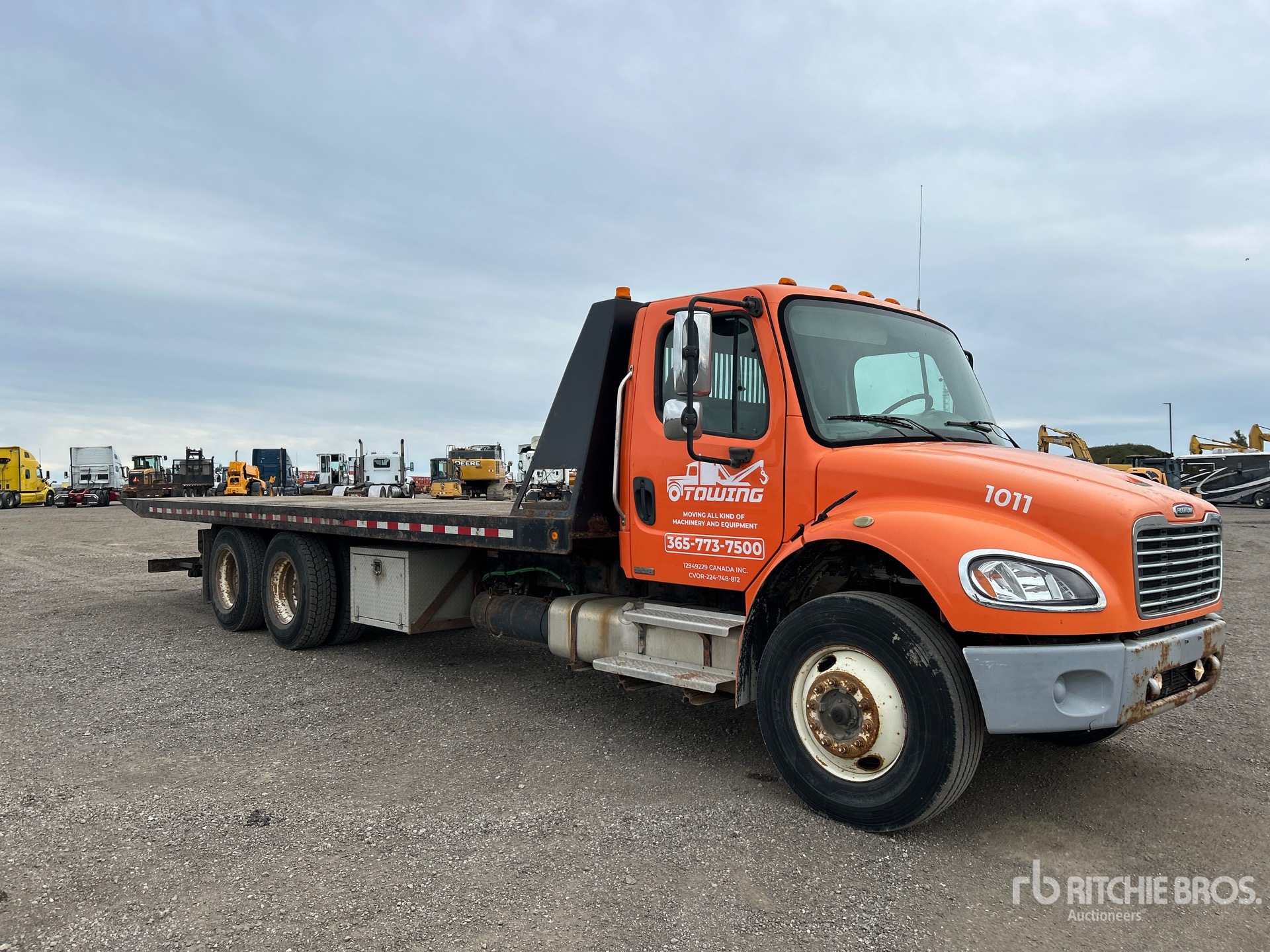 2004 Freightliner M2106