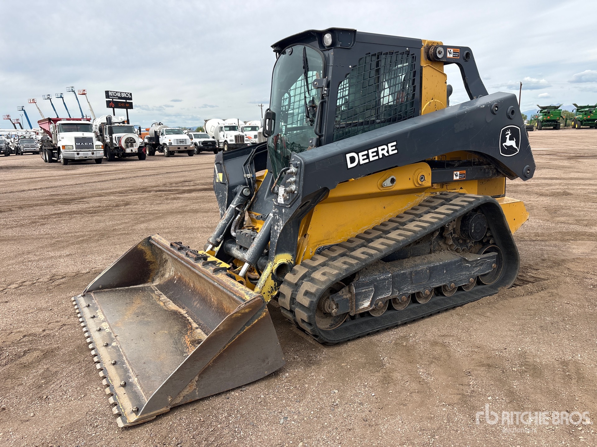 Photo of 2021 John Deere 331G