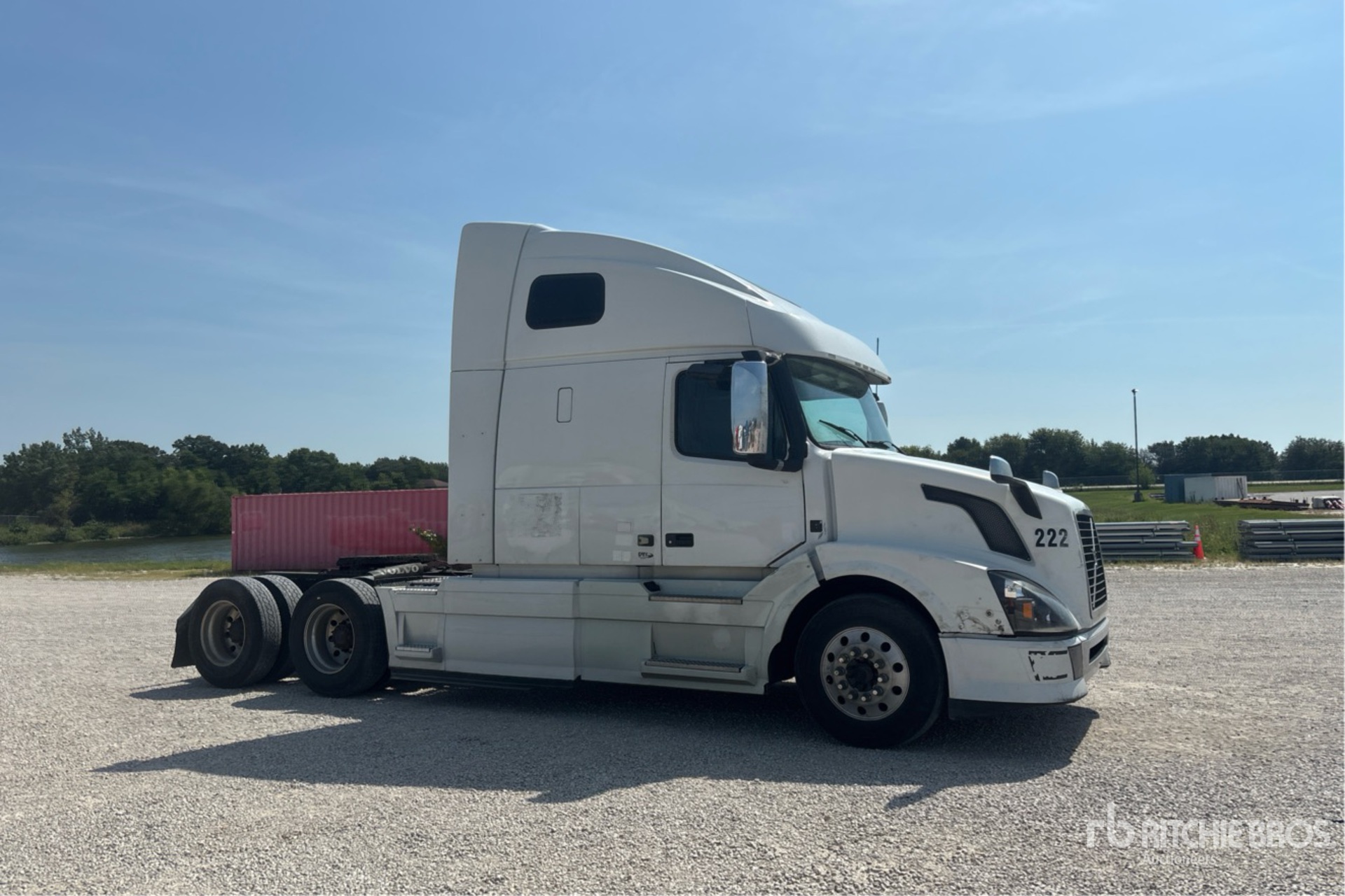 2015 Volvo VNL670