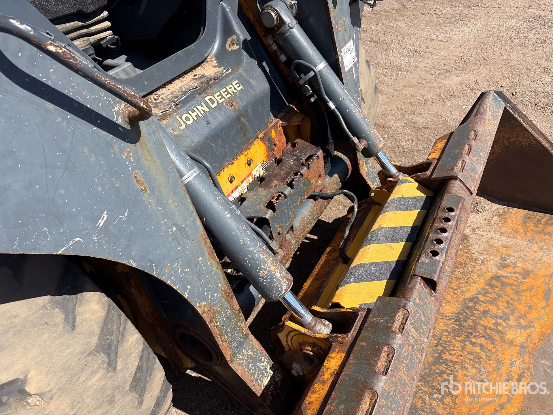 2018 John Deere 324G