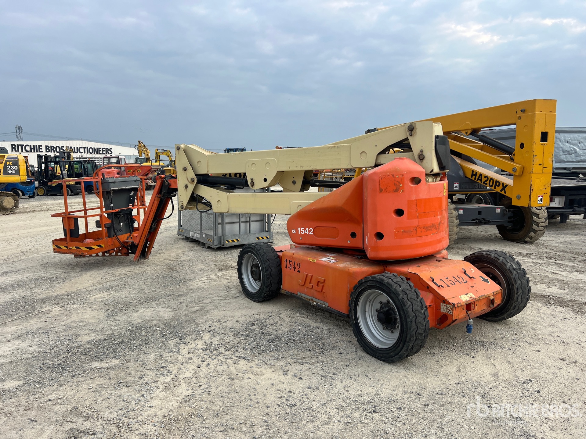 2008 JLG E450AJ