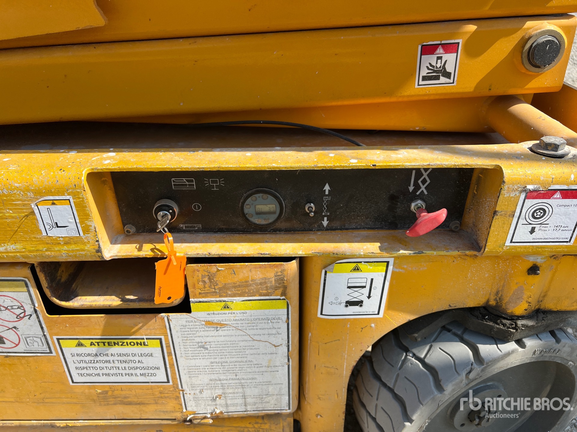 2006 Haulotte COMPACT 10