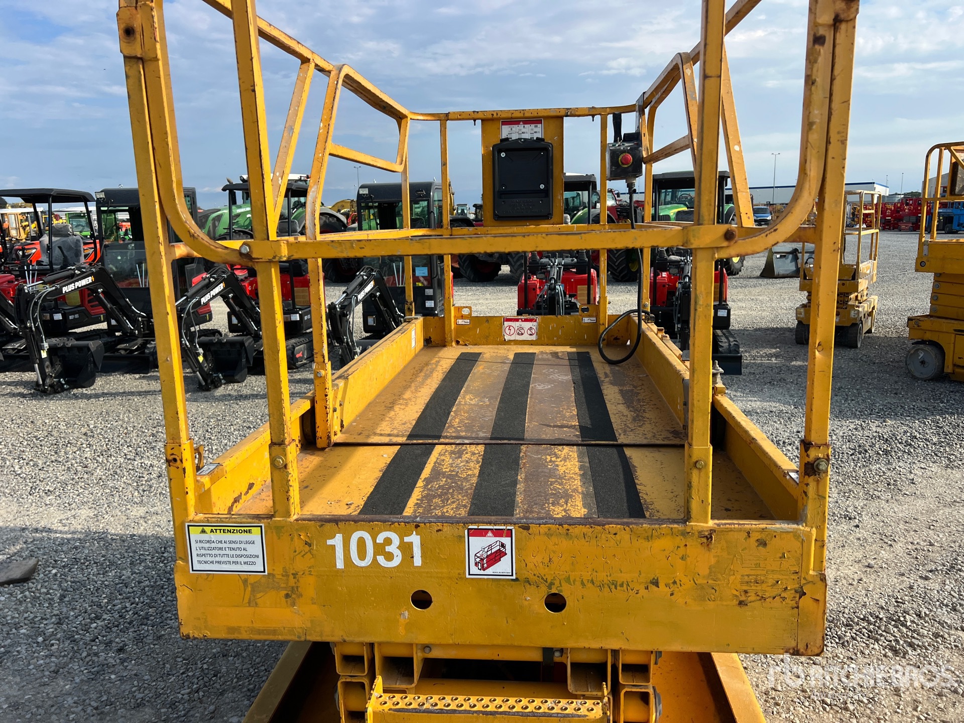 2006 Haulotte COMPACT 10
