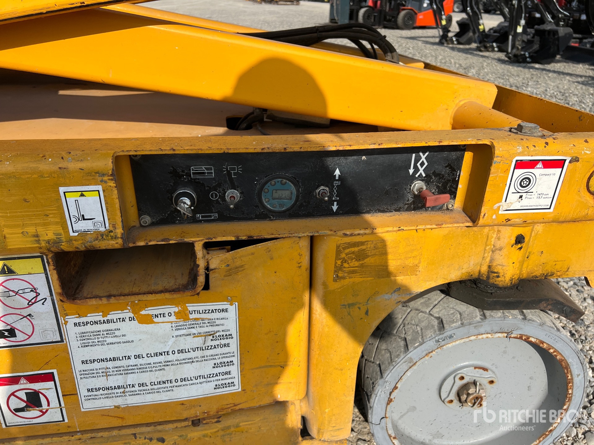 2006 Haulotte COMPACT 10