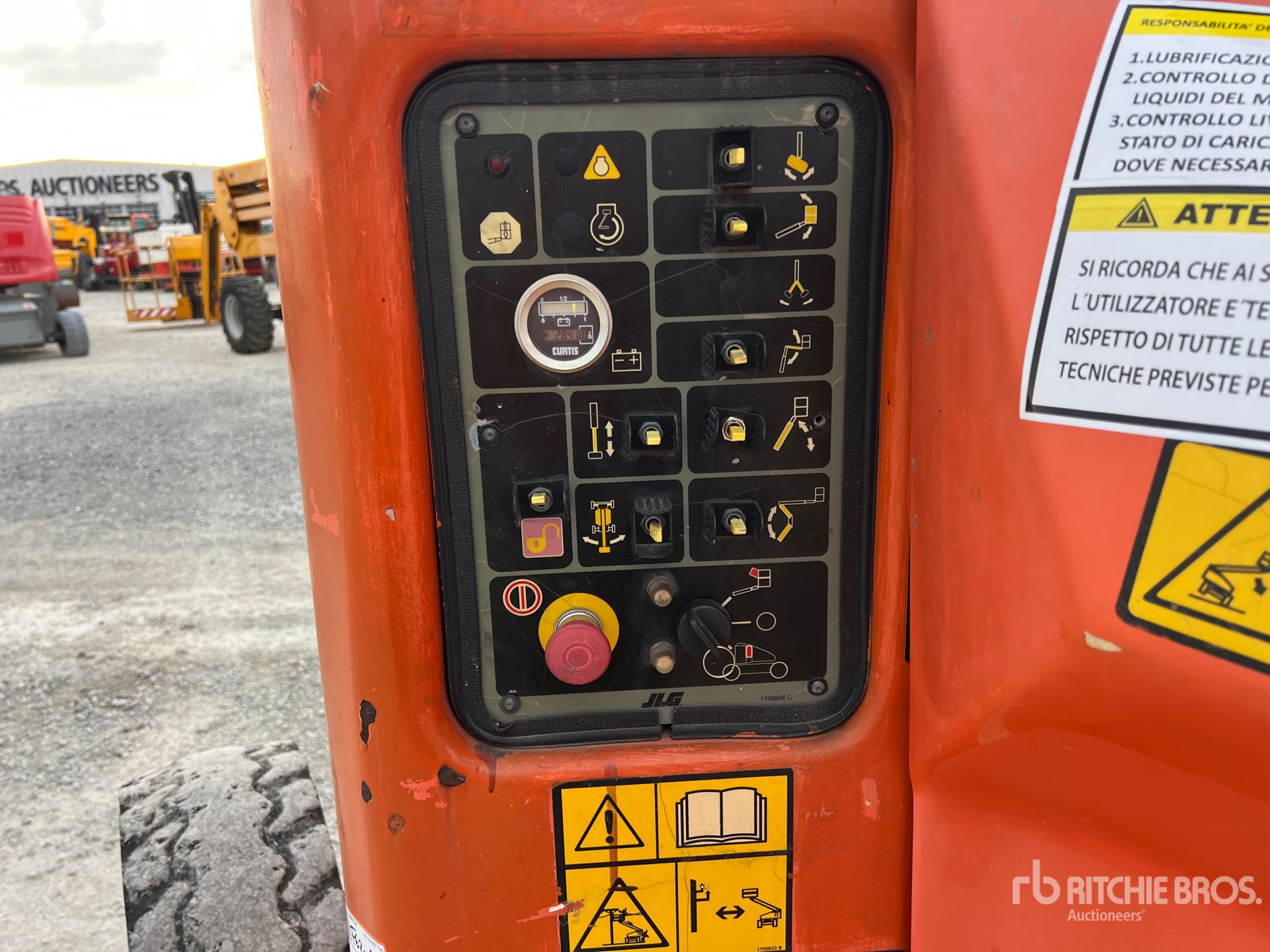 2008 JLG E450AJ